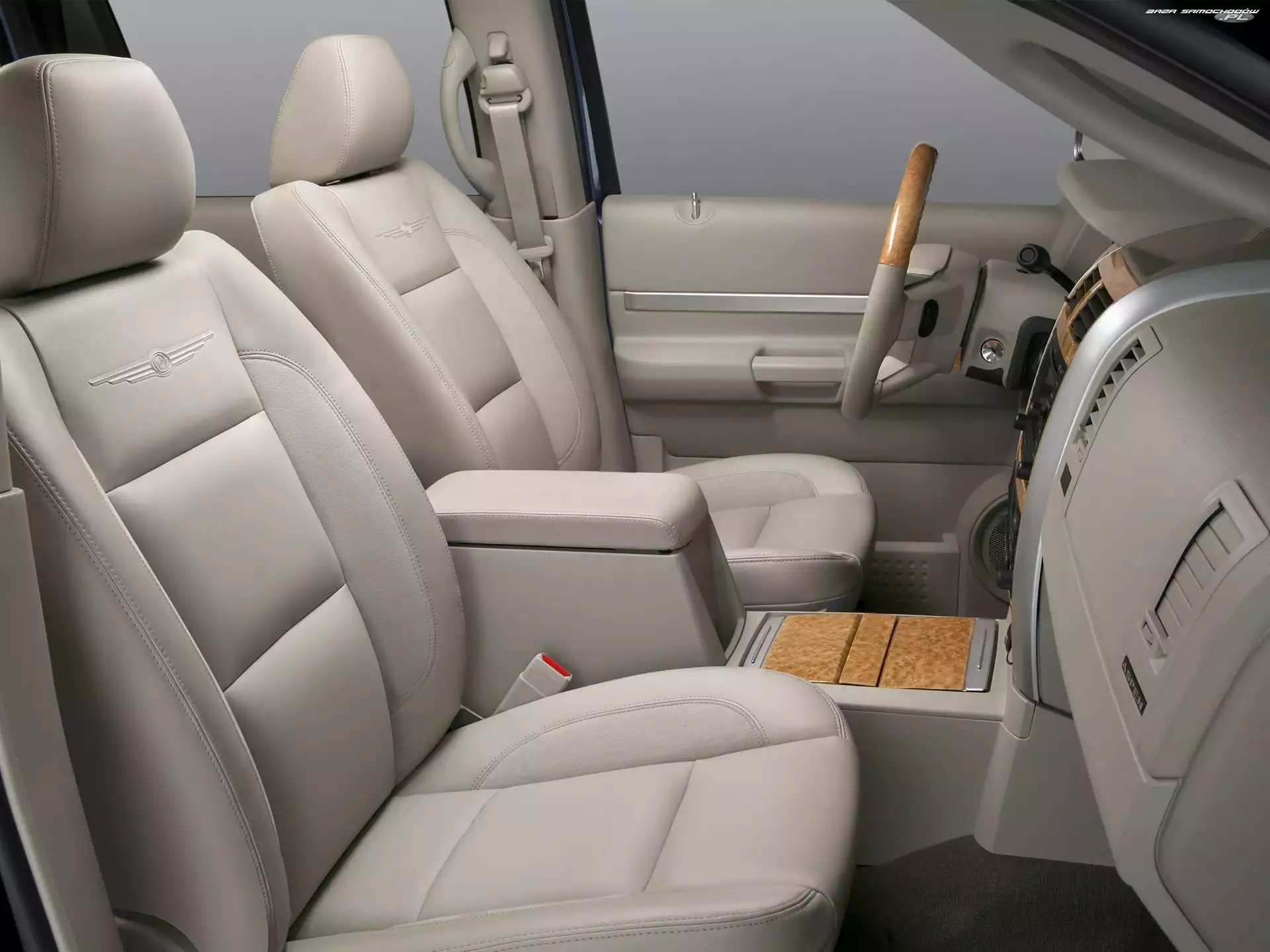 Chrysler Aspen, Fotele