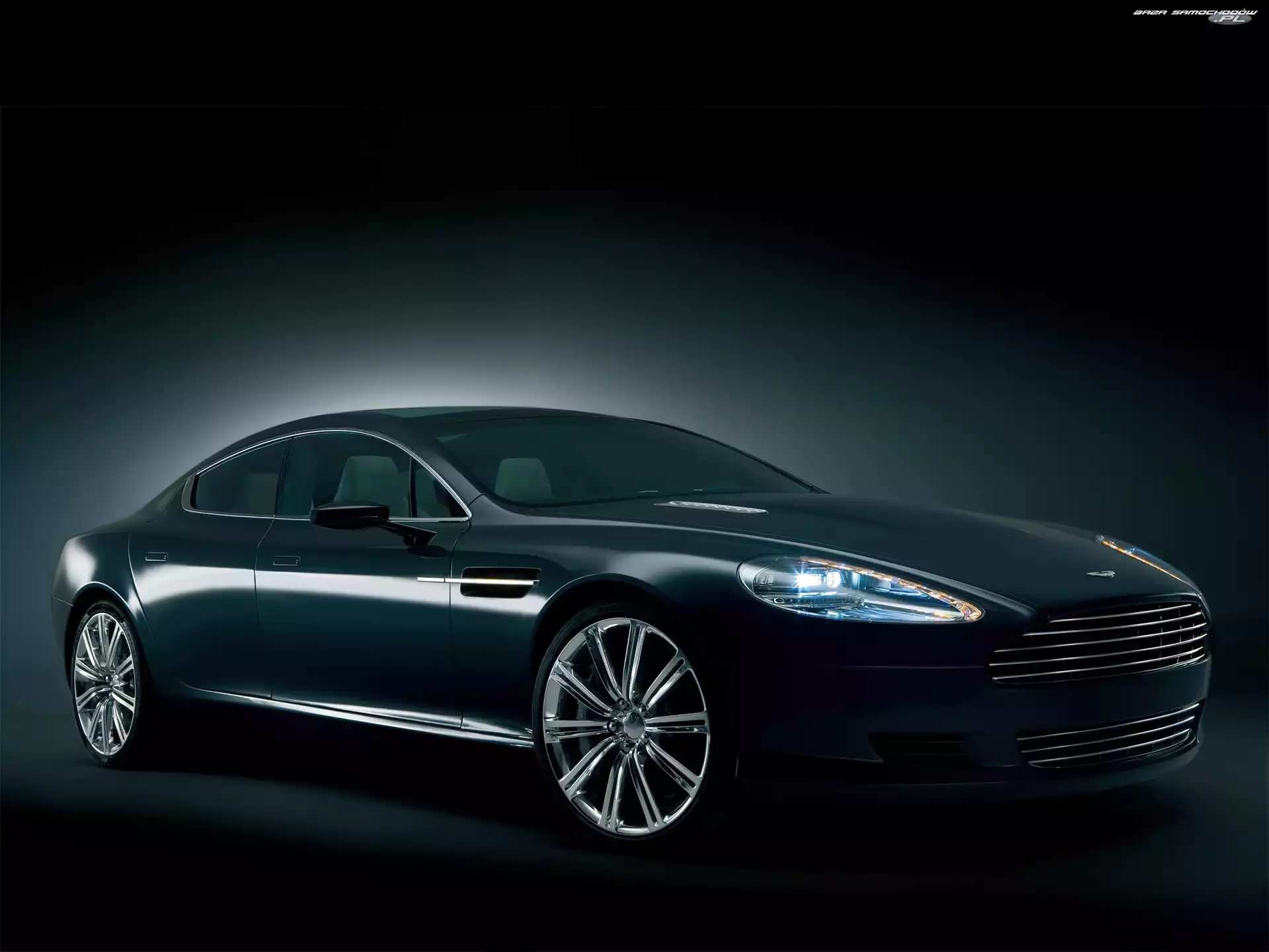 Atrapa, Aston Martin Rapide