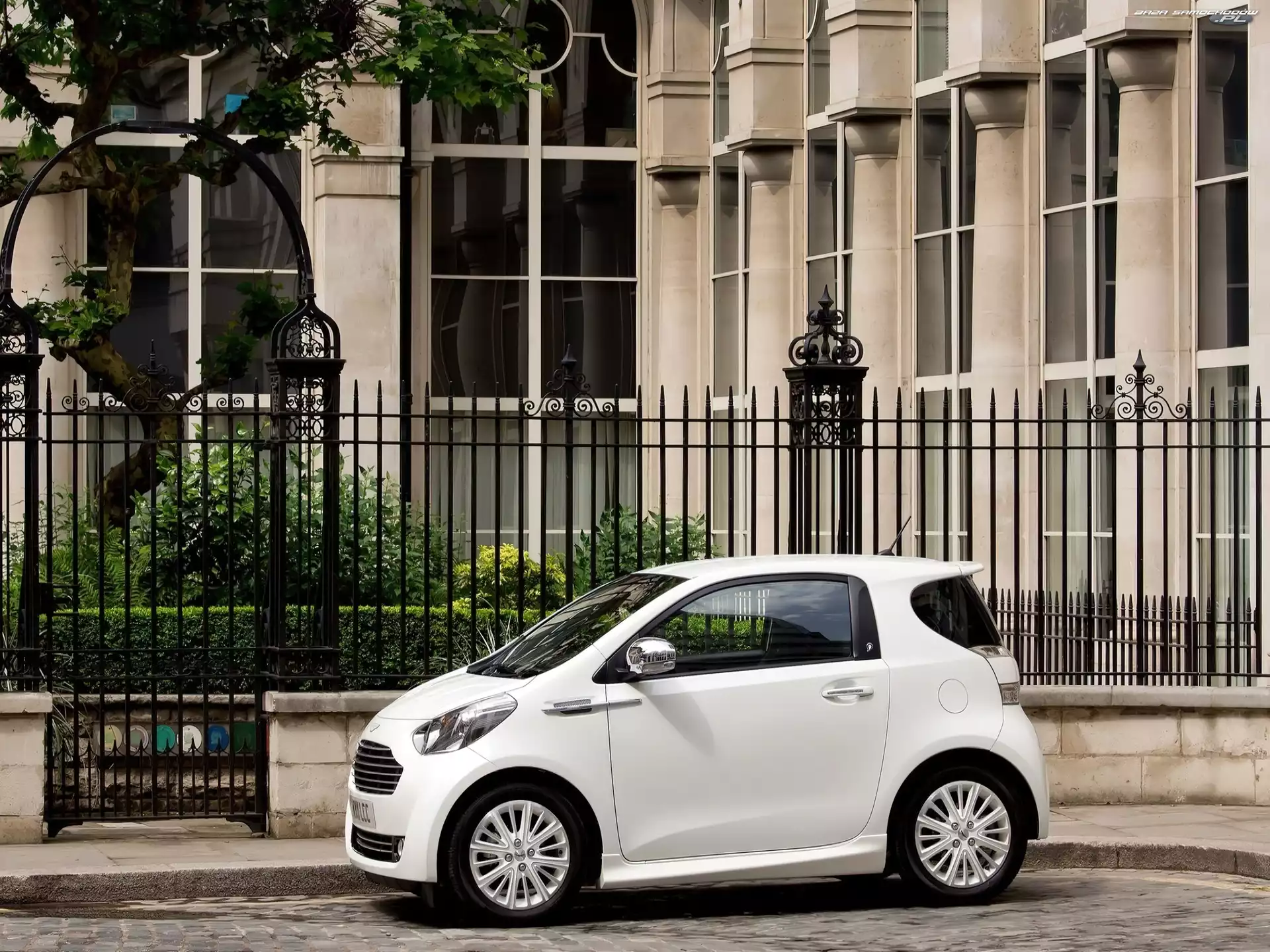 Auto, Aston Martin Cygnet, Miejskie