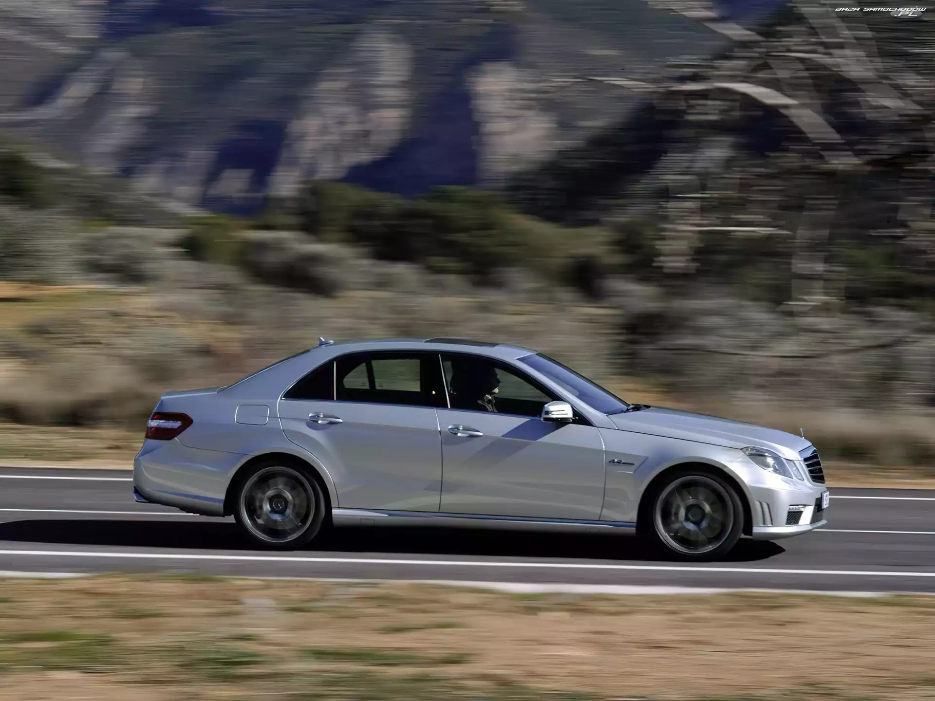 W212, Mercedes Benz
