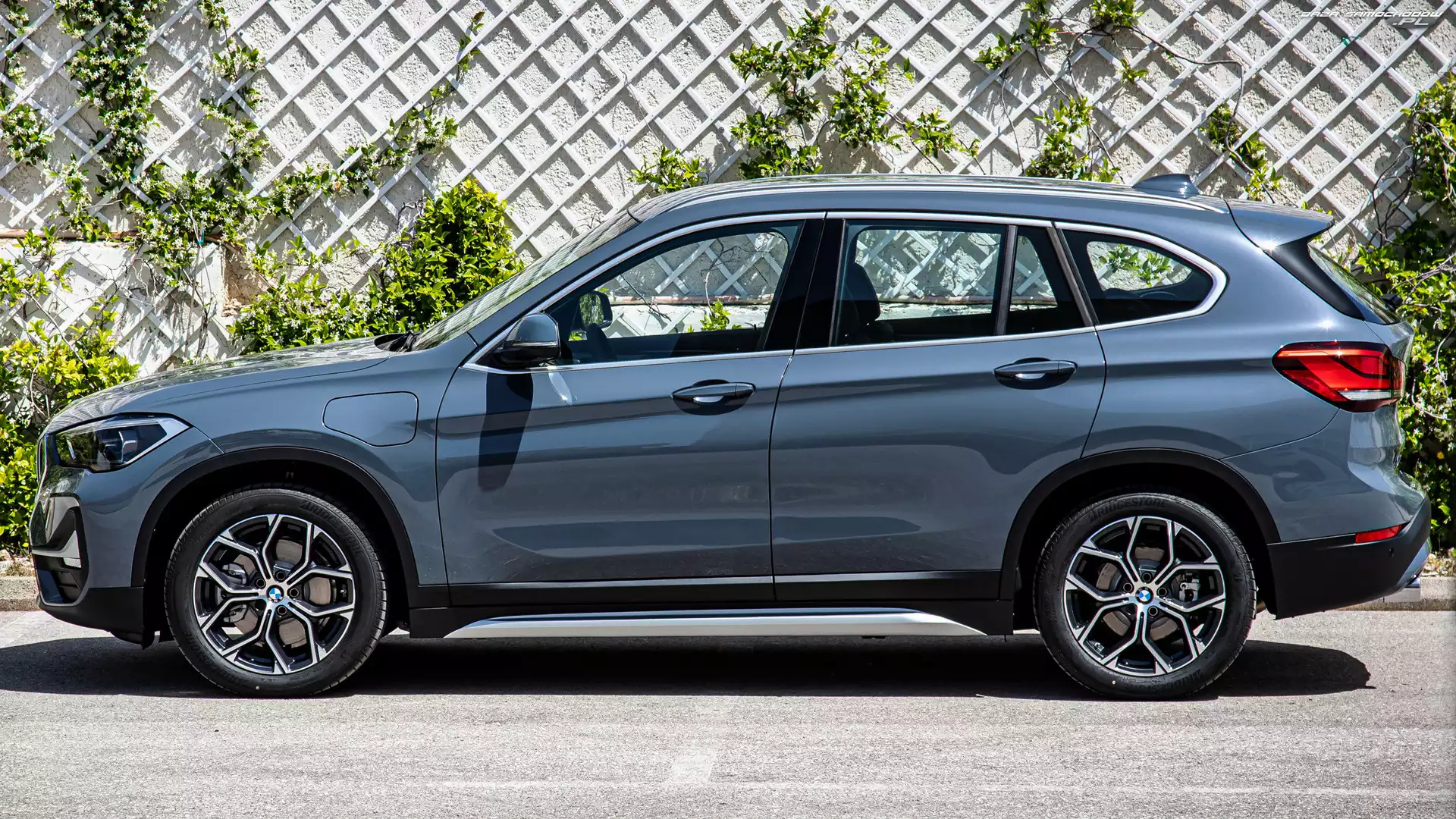 Hybryda, BMW X1, Plug-in