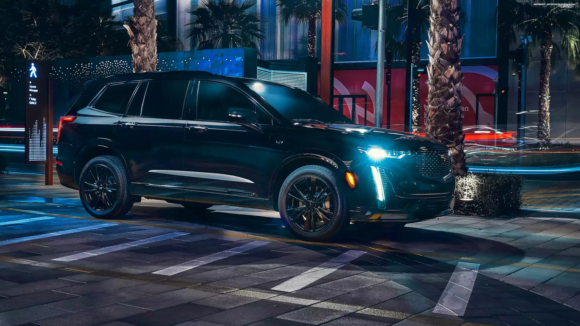 Czarny, Cadillac XT6