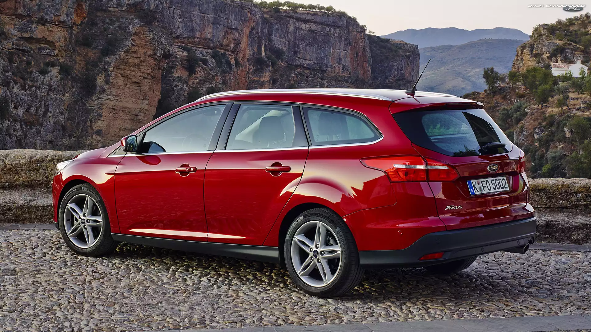 Czerwony, Ford Focus Turnier