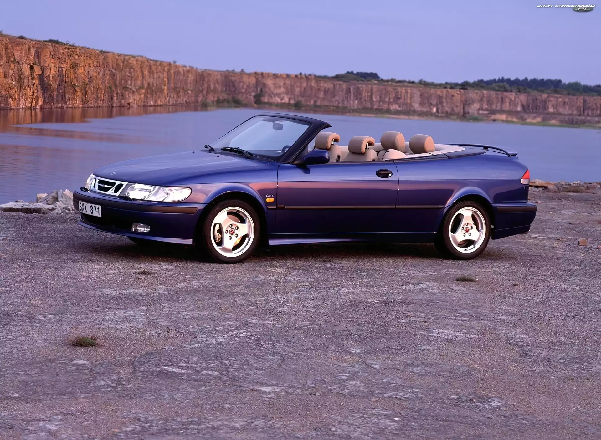 Dach, Saab 9-3 Aero, Schowany