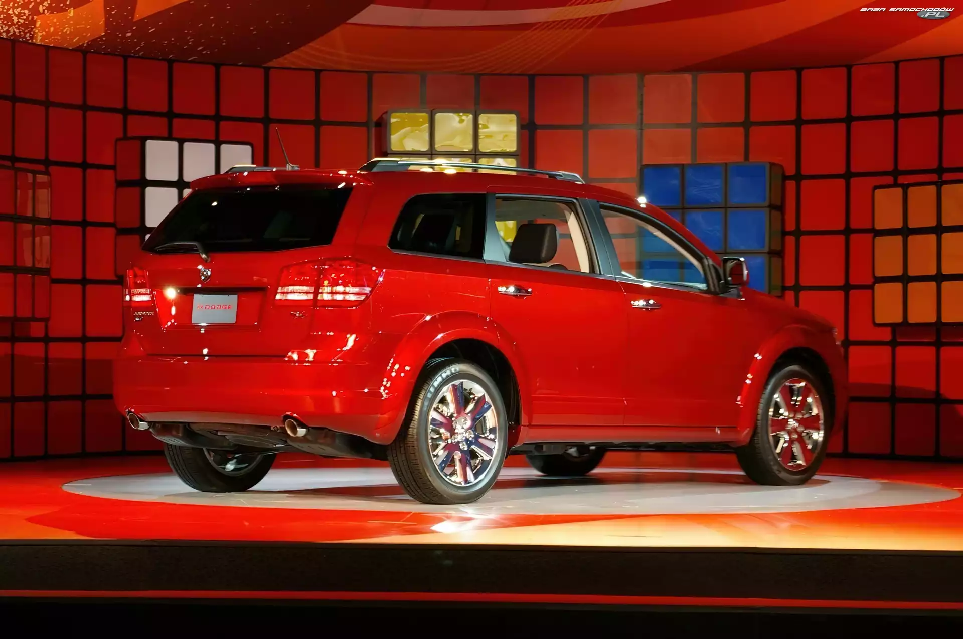 Dodge Journey, Prezentacja, Czerwony