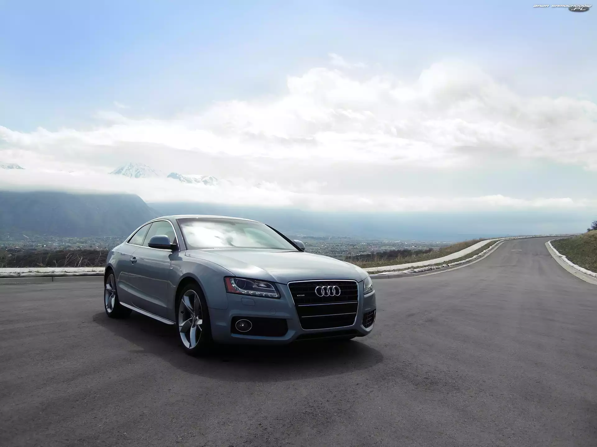 Droga, Audi A5, Atrapa