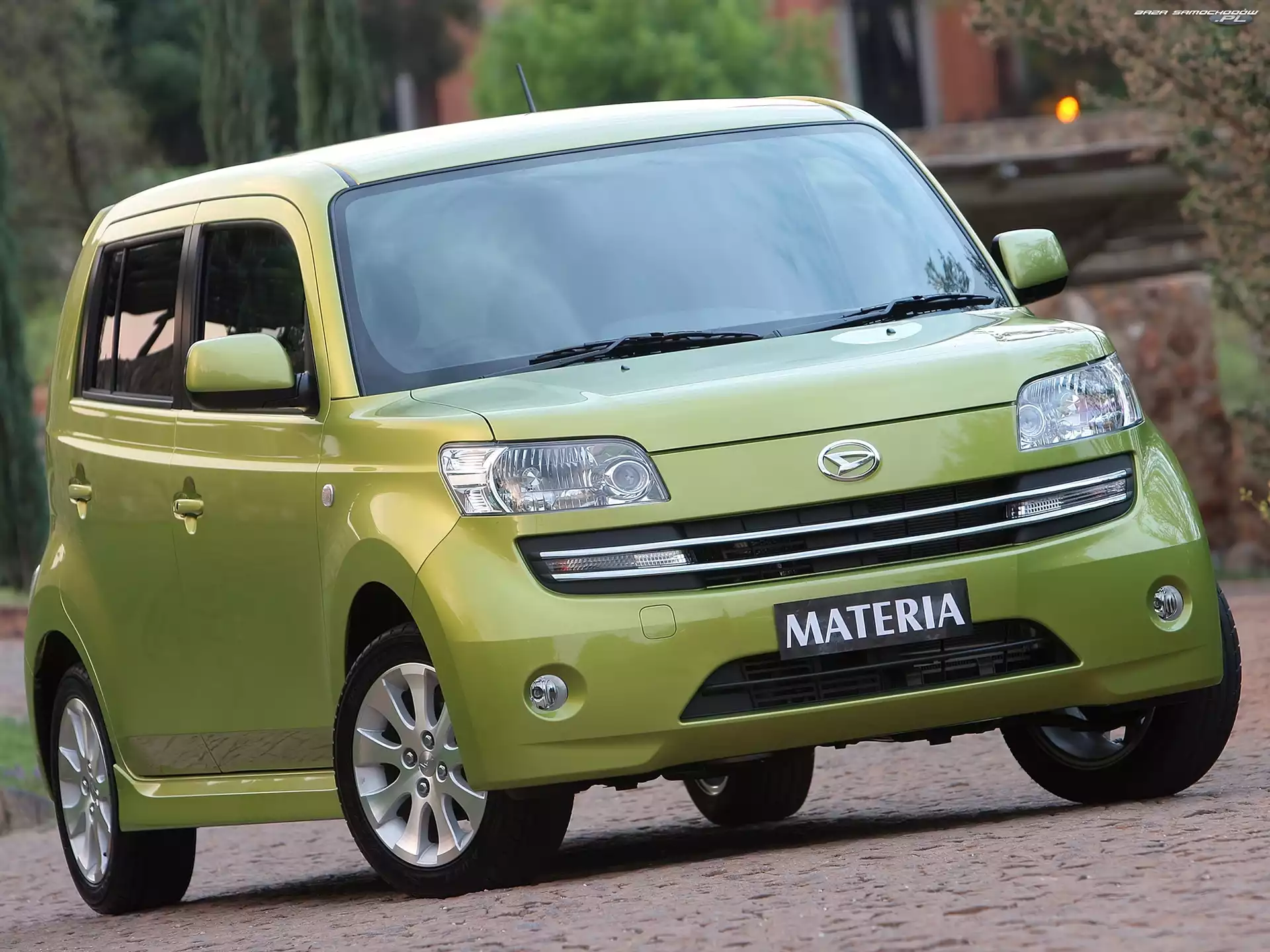 Emblemat, Daihatsu Materia, Maska