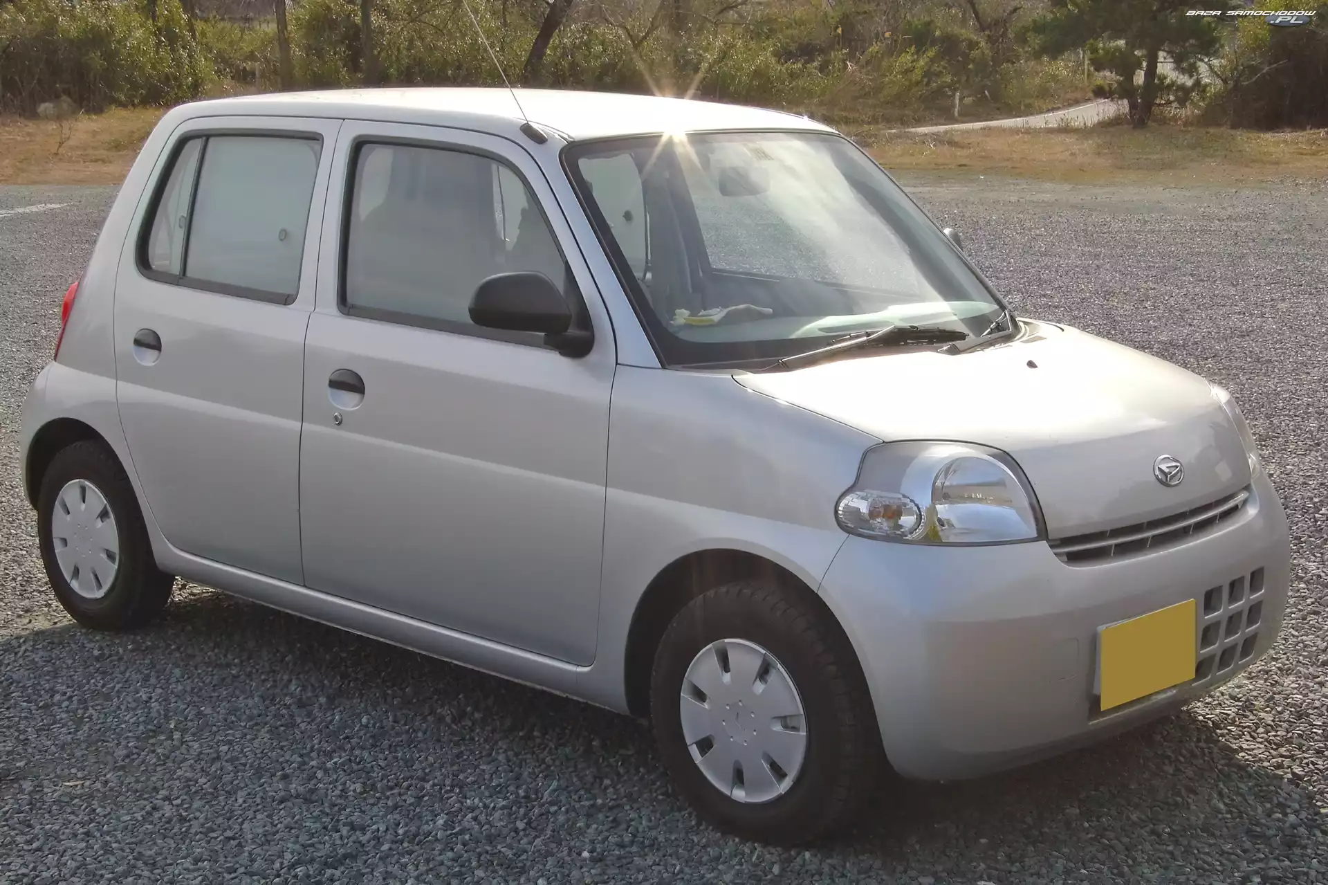 Hatchback, Daihatsu Esse