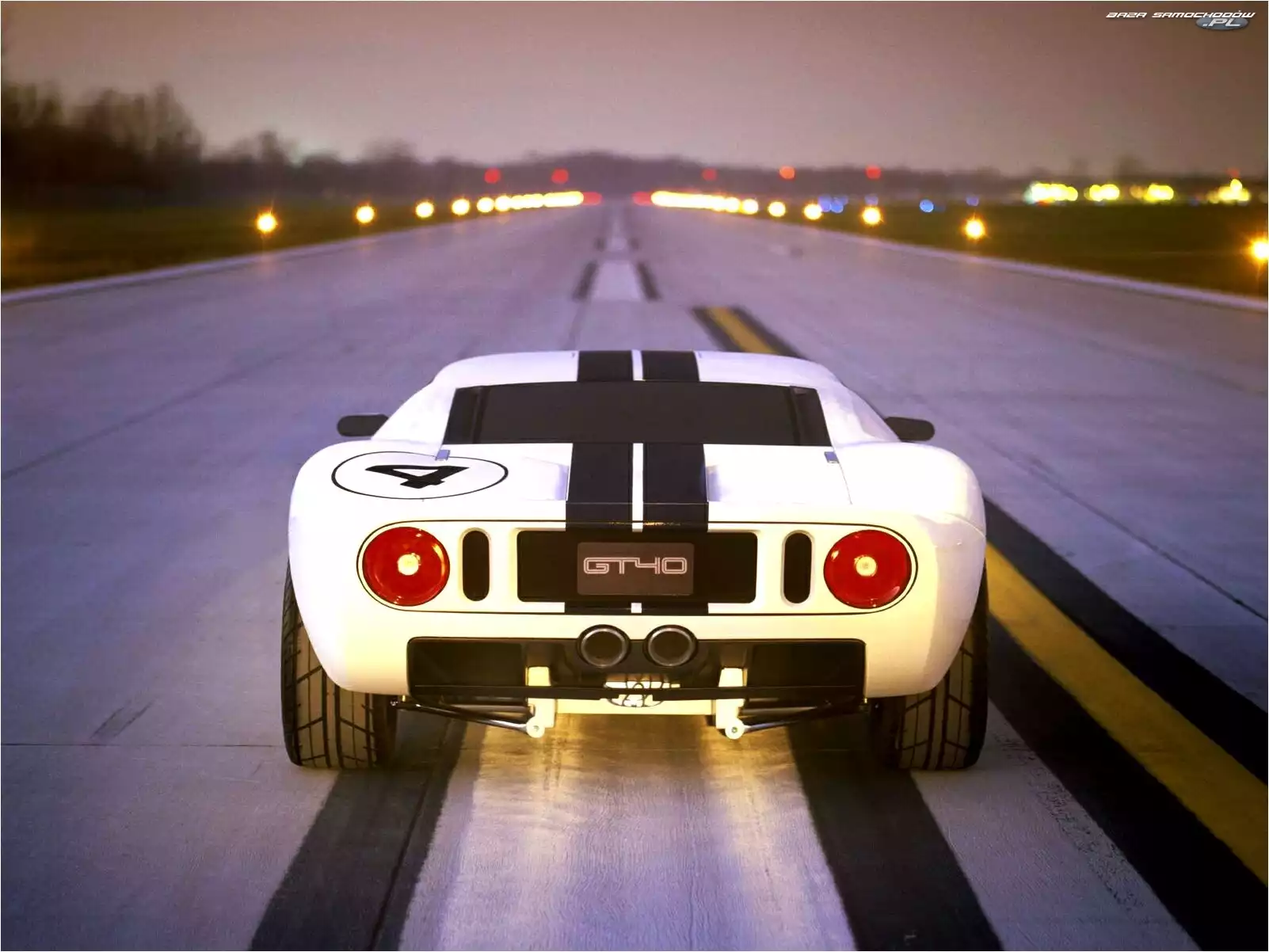 Ford GT, Pas Startowy