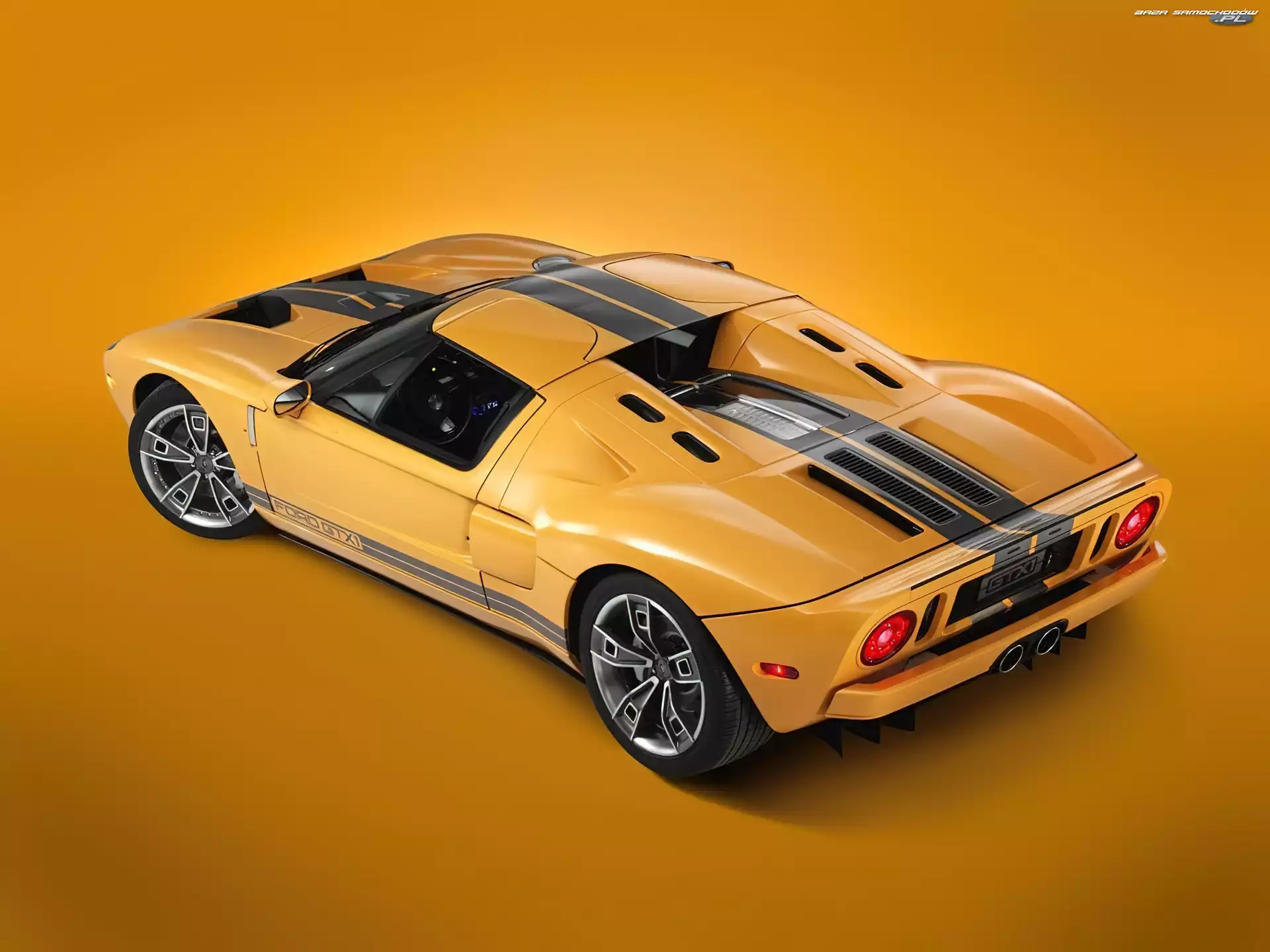 Z dachem, Ford GTX1