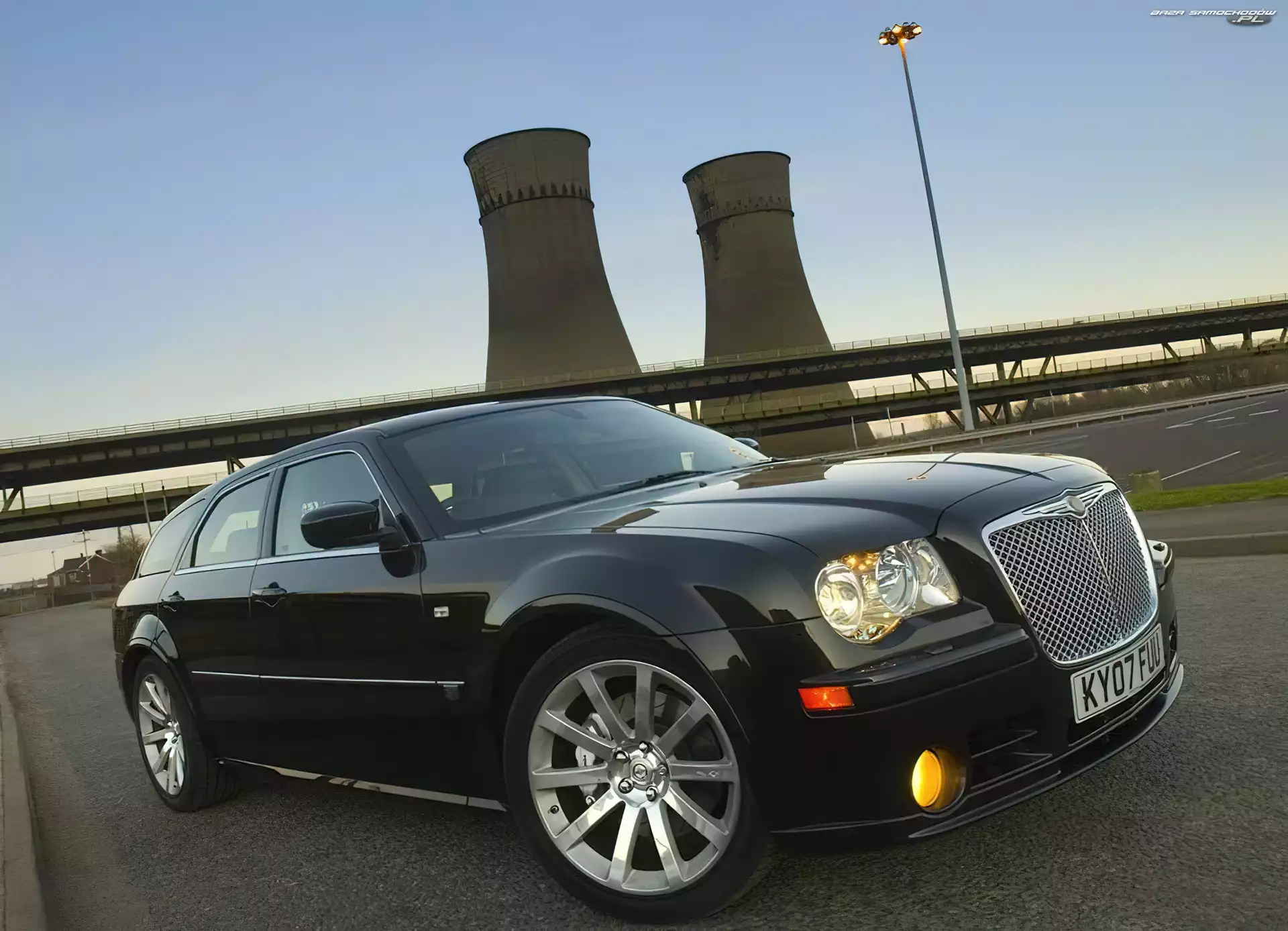 Grill, Chrysler 300C, Masywny