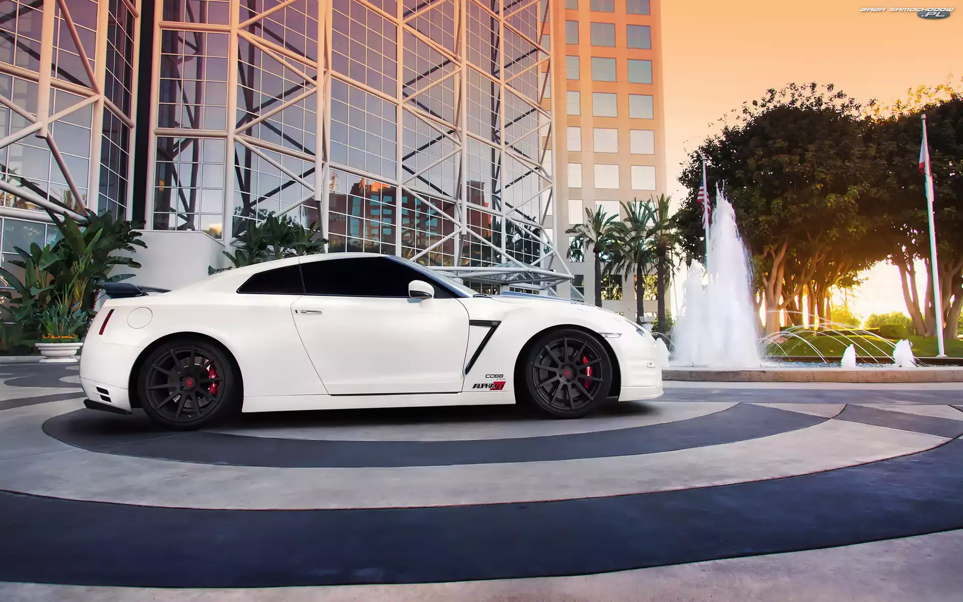 GTR, Fontanna, Nissan, Wieżowiec
