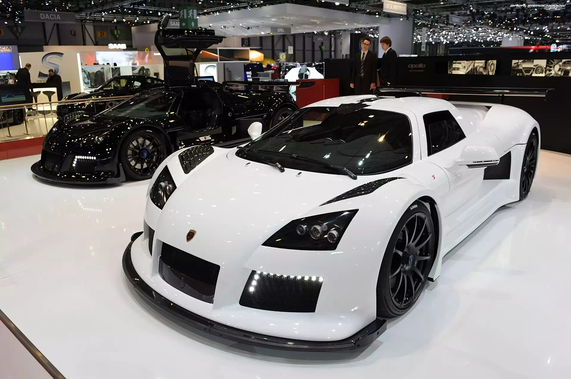 Gumpert Apollo, Biały, Czarny