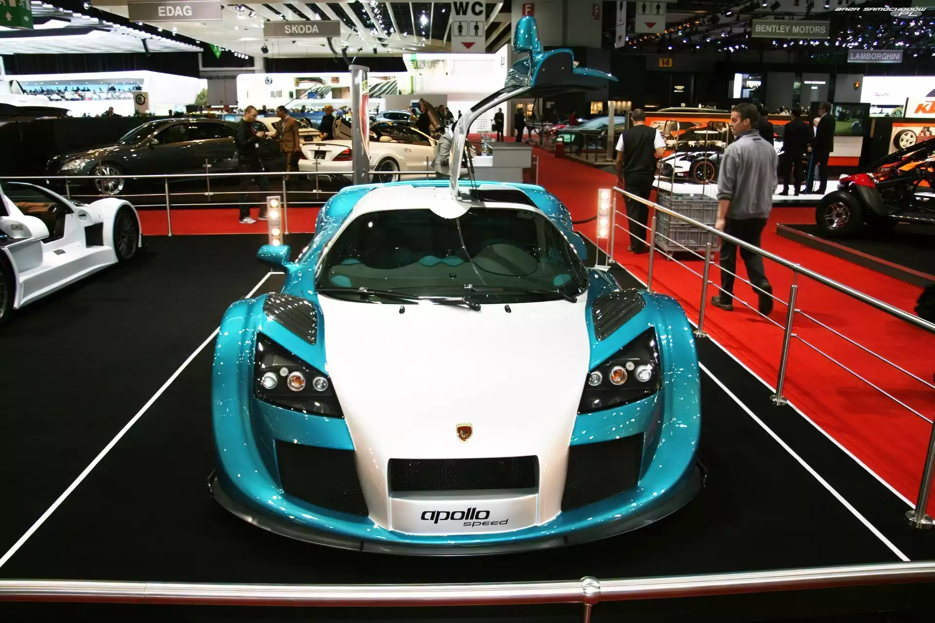 Gumpert Apollo, Prezentacja, Błękitny, Maska