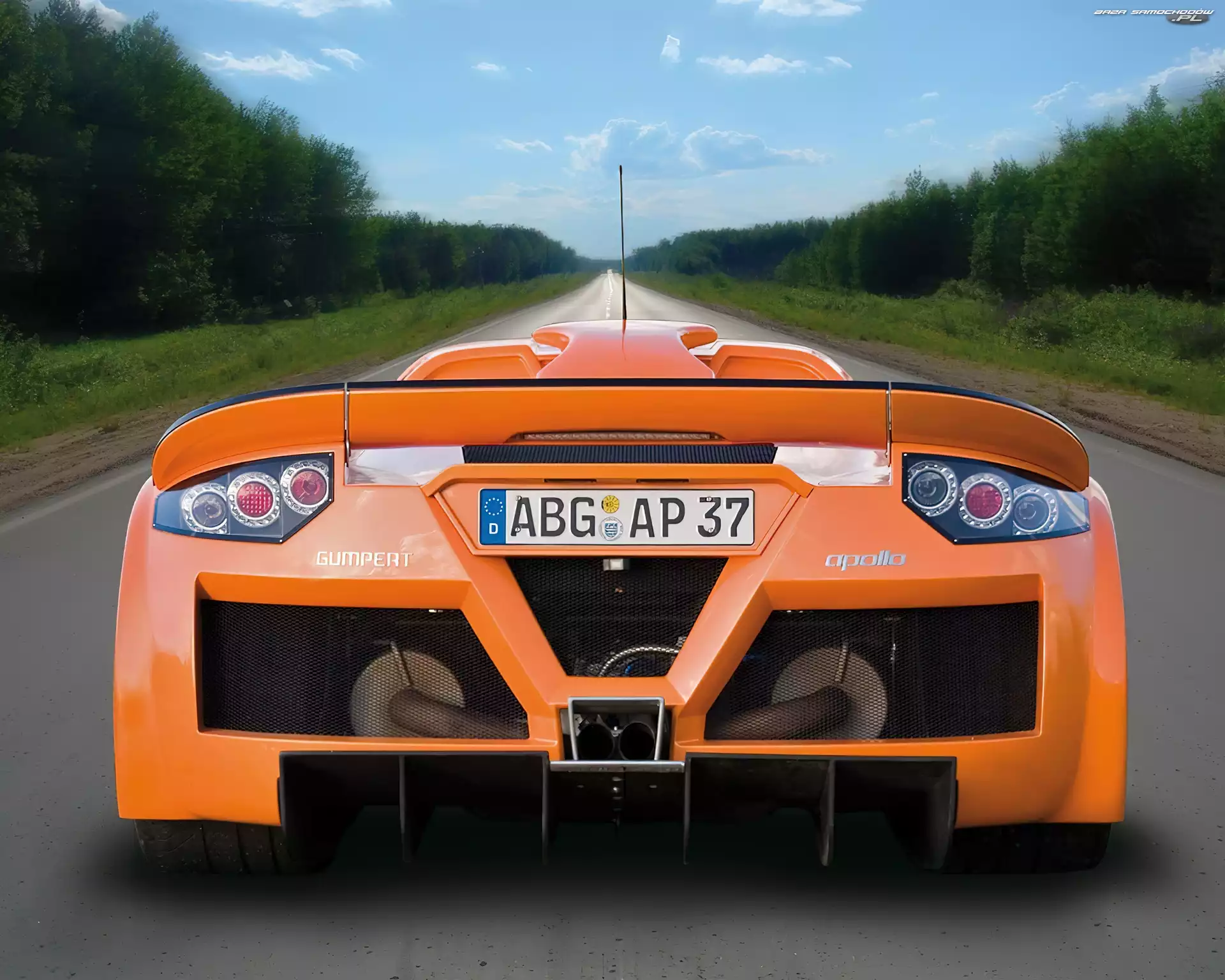 Gumpert Apollo, Wydechowy, Tył, Układ