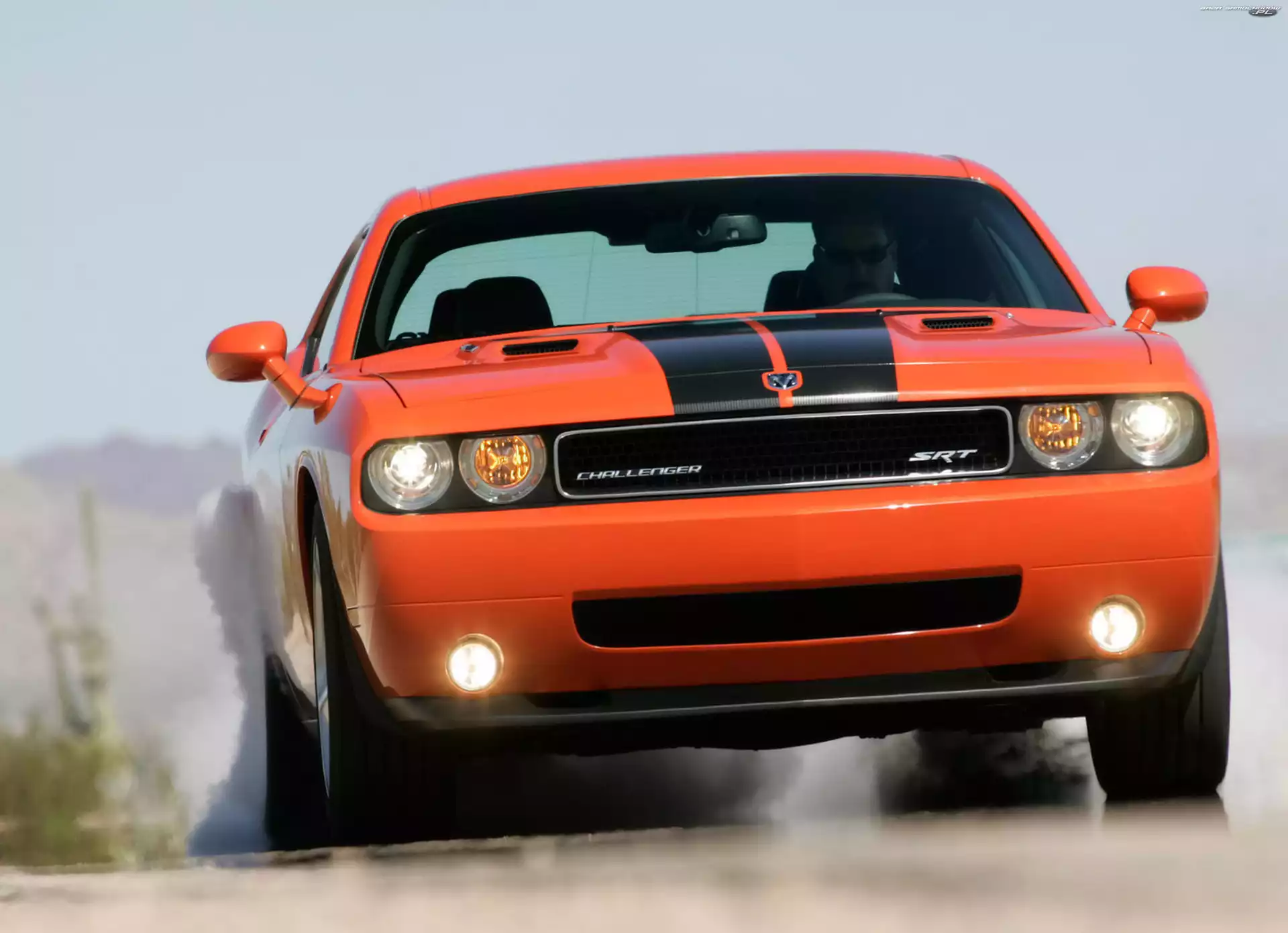 Halogeny, Przód, Dodge Challenger