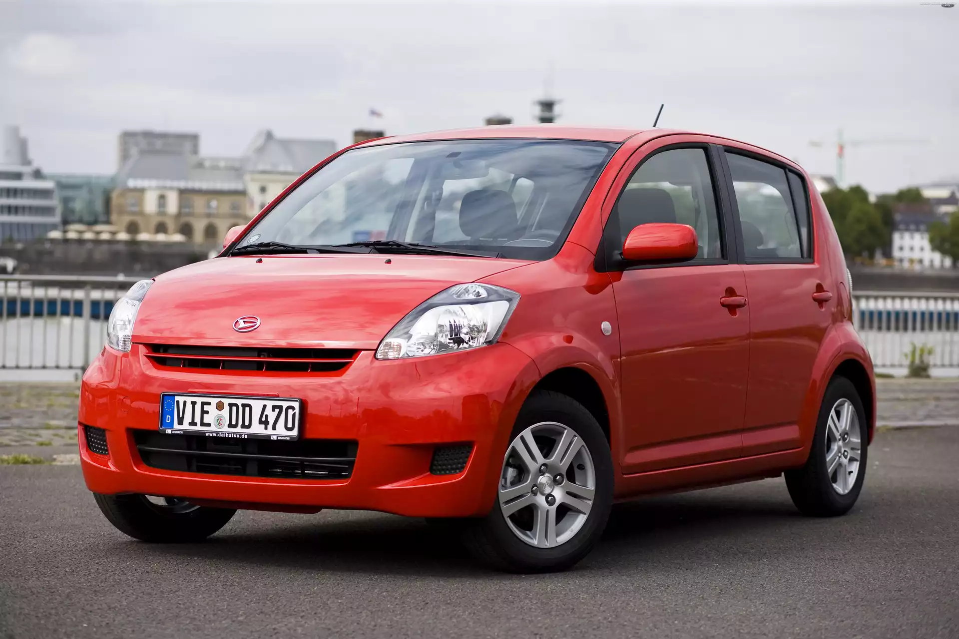 Hatchback, Daihatsu Sirion, Czerwony