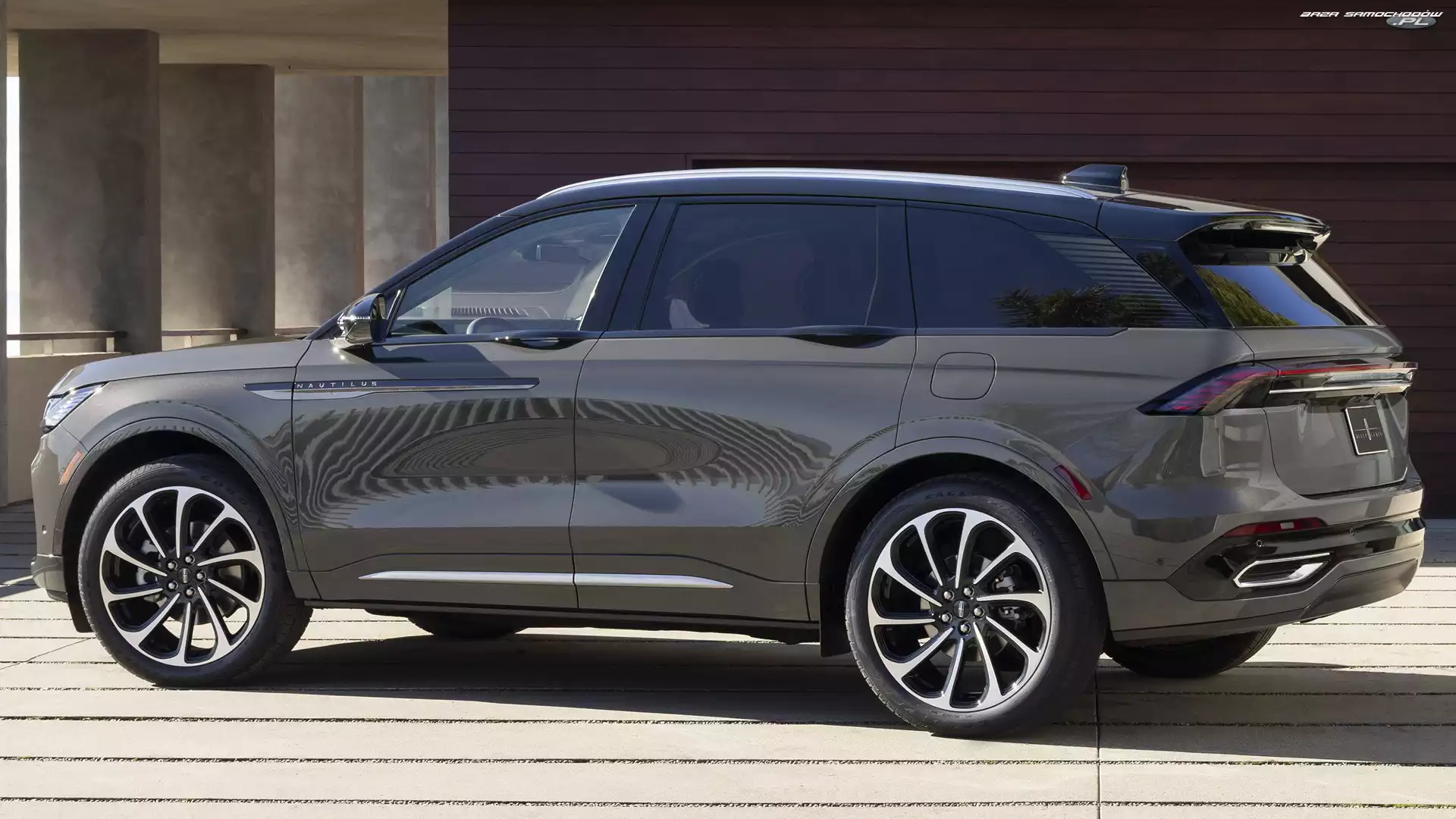 Lincoln Nautilus Black Label