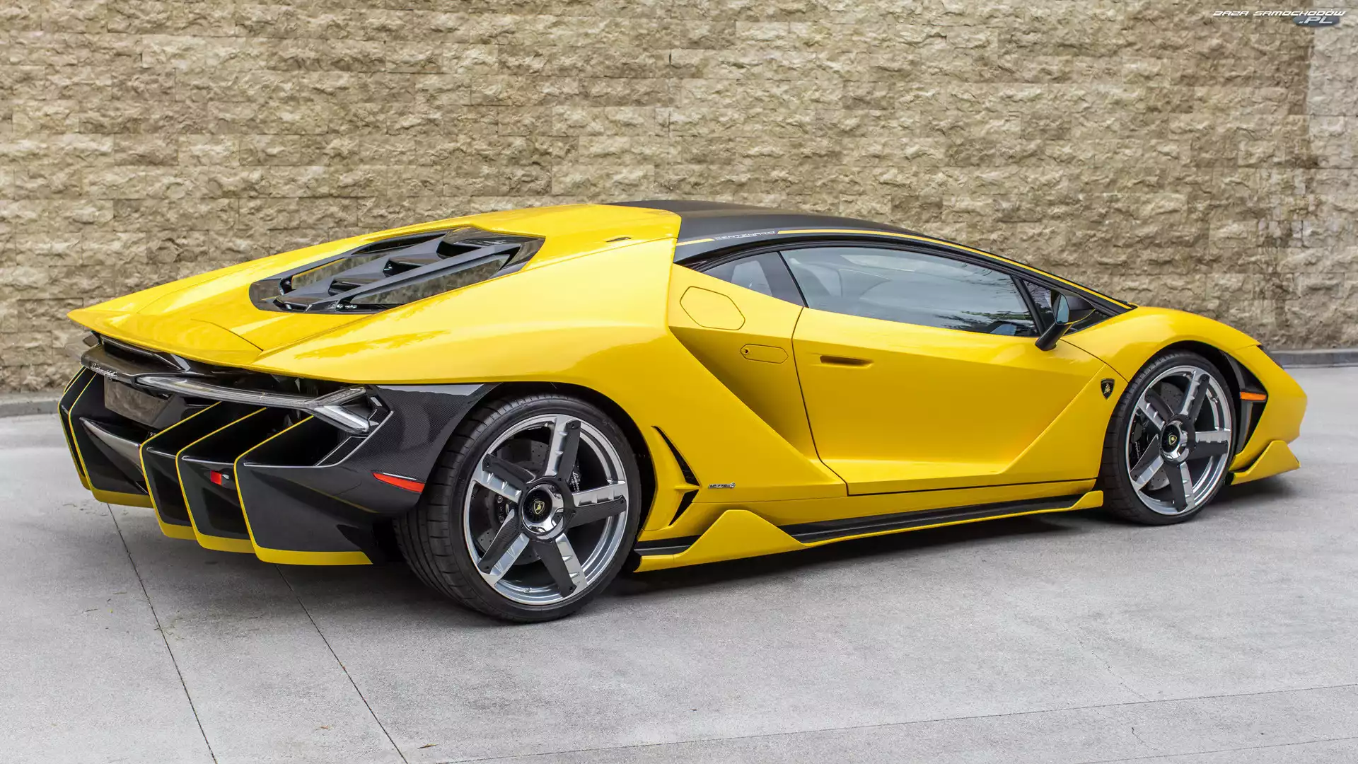 Lamborghini Centenario, Żółte
