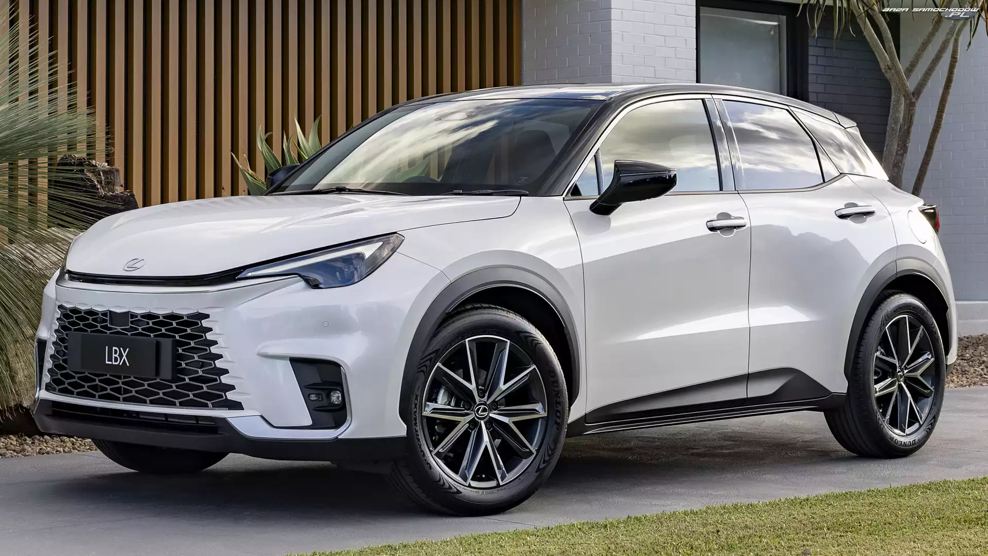 Lexus LBX, Biały