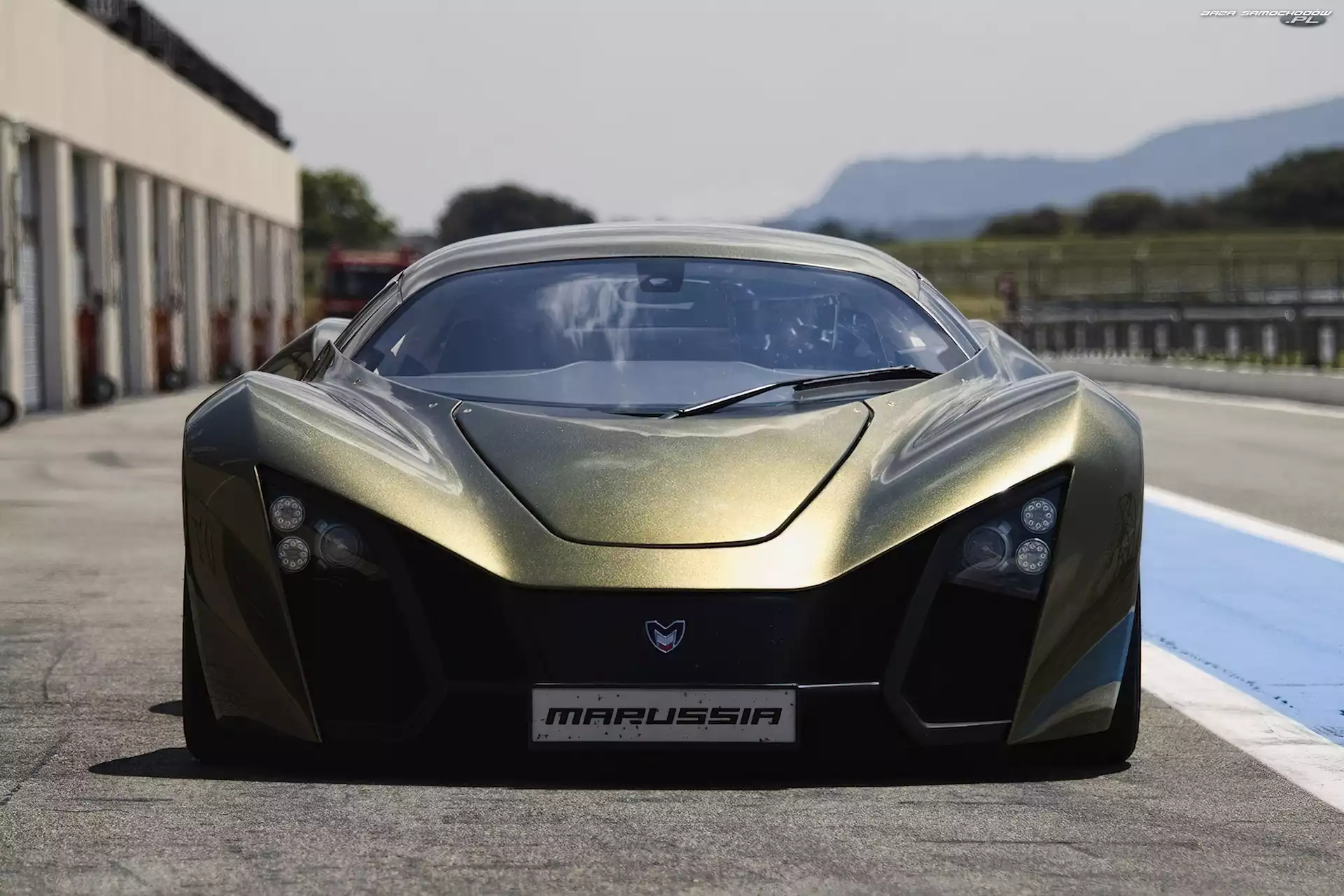 Marussia B2, Tor, Przód, Test