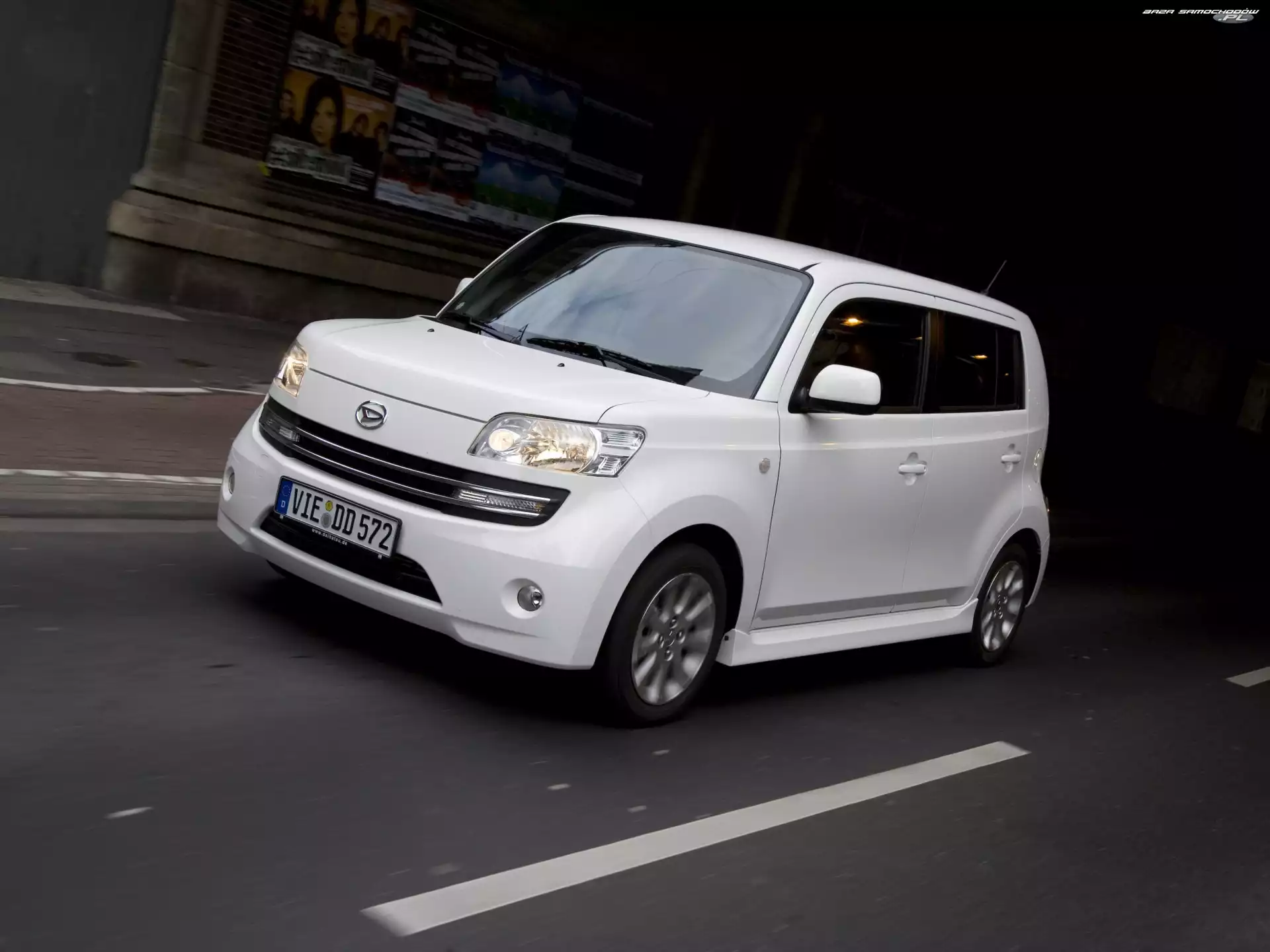 Daihatsu Materia, Tunel