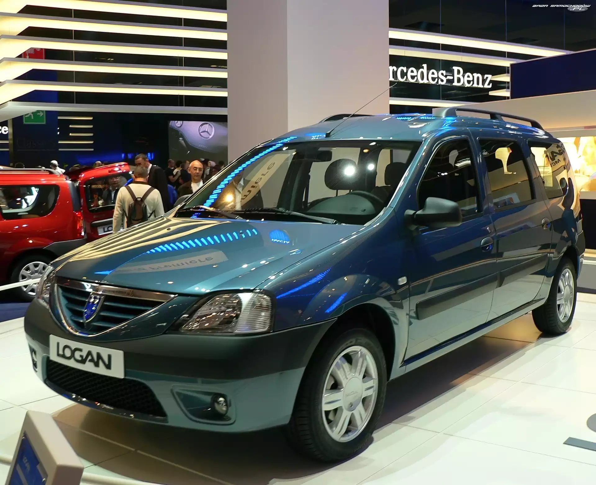 MCV, Premiera, Dacia Logan