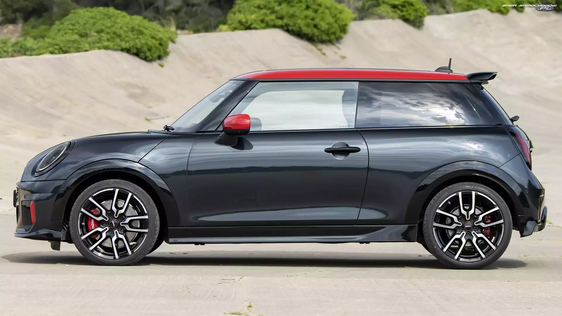 Bok, Czarno-czerwony, Mini John Cooper