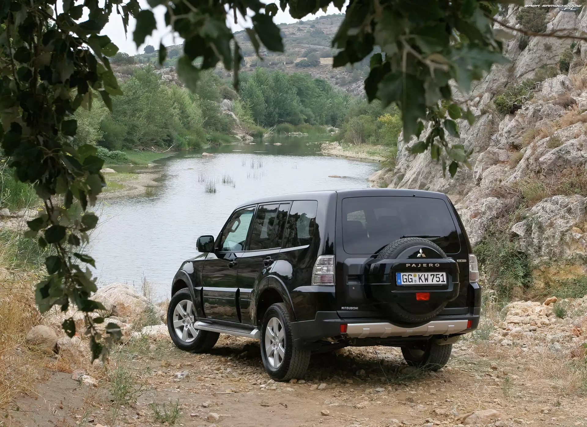 Mitsubishi Pajero, Czarny