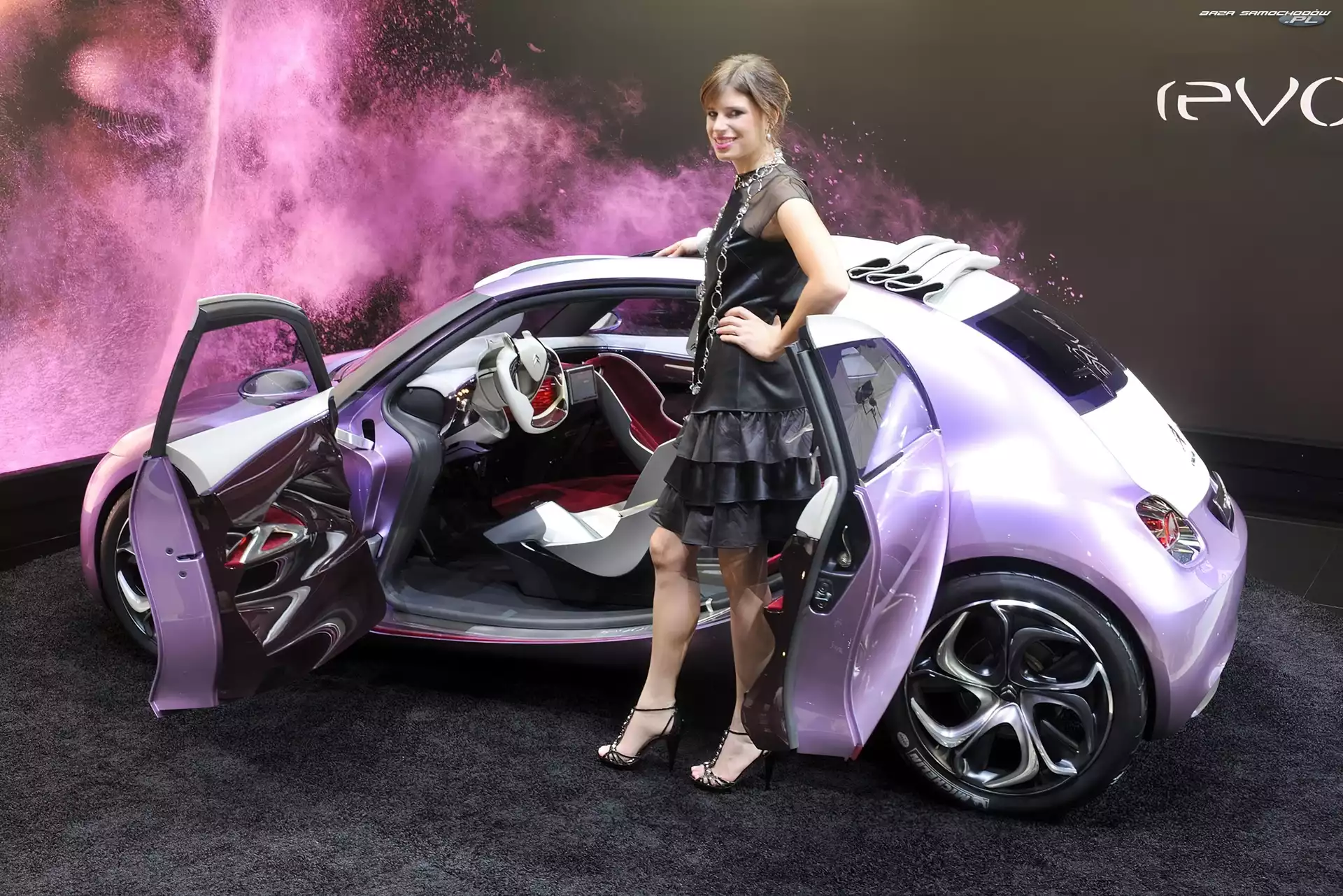 Modelka, Citroen Revolte