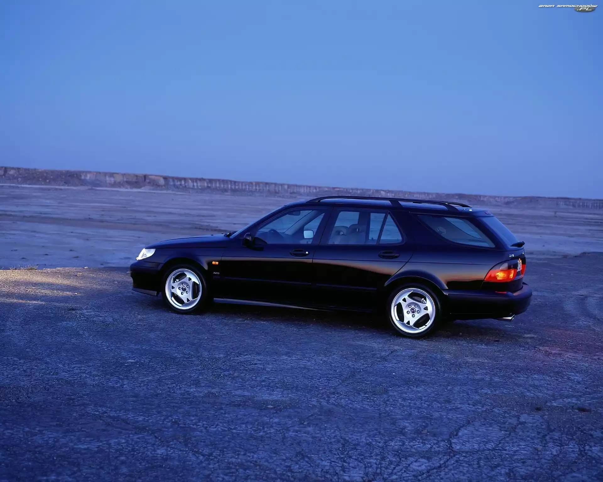 Czarne Kombi, Saab 9-3
