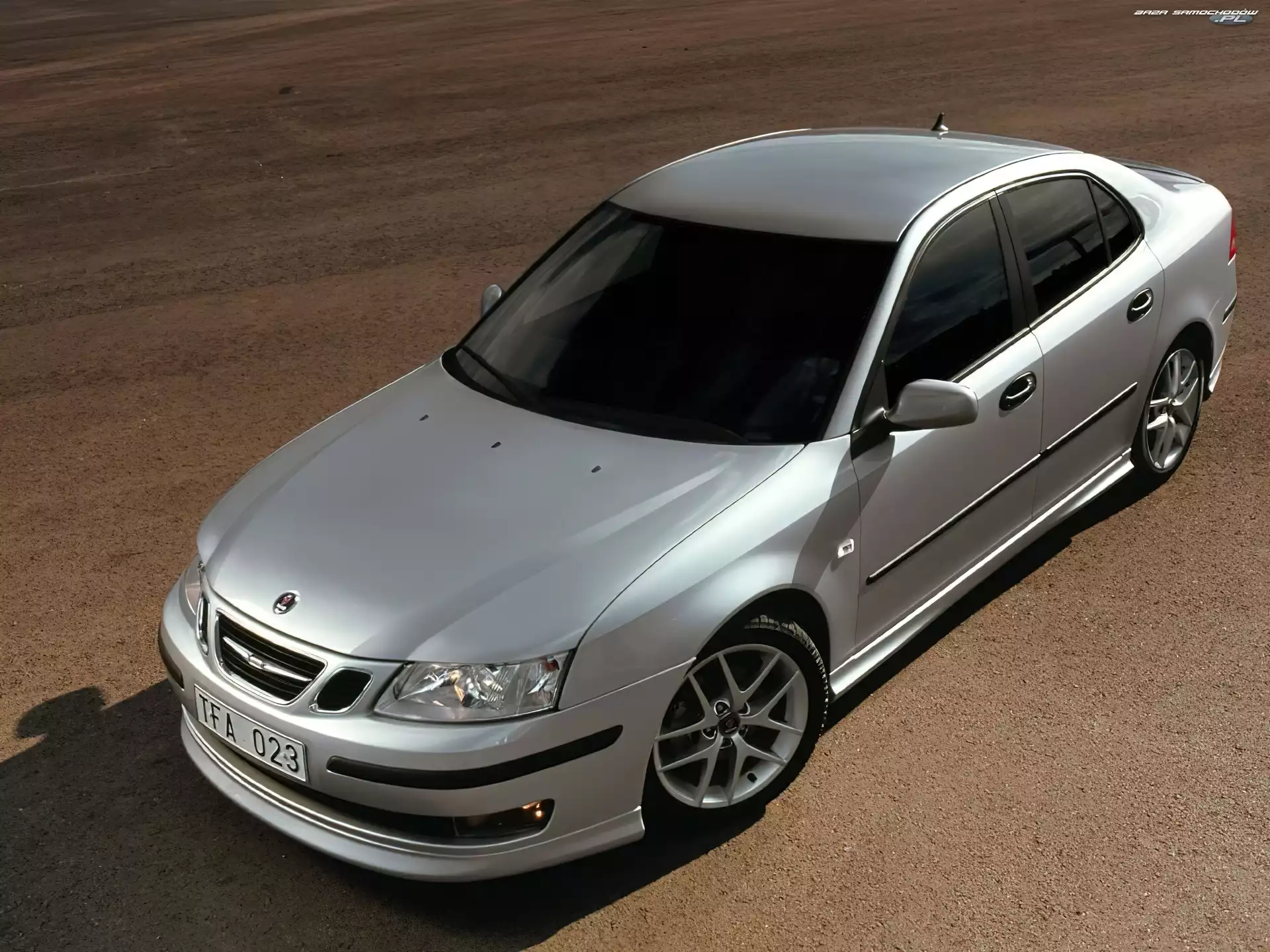 Przyciemniane szyby, Saab 9-5