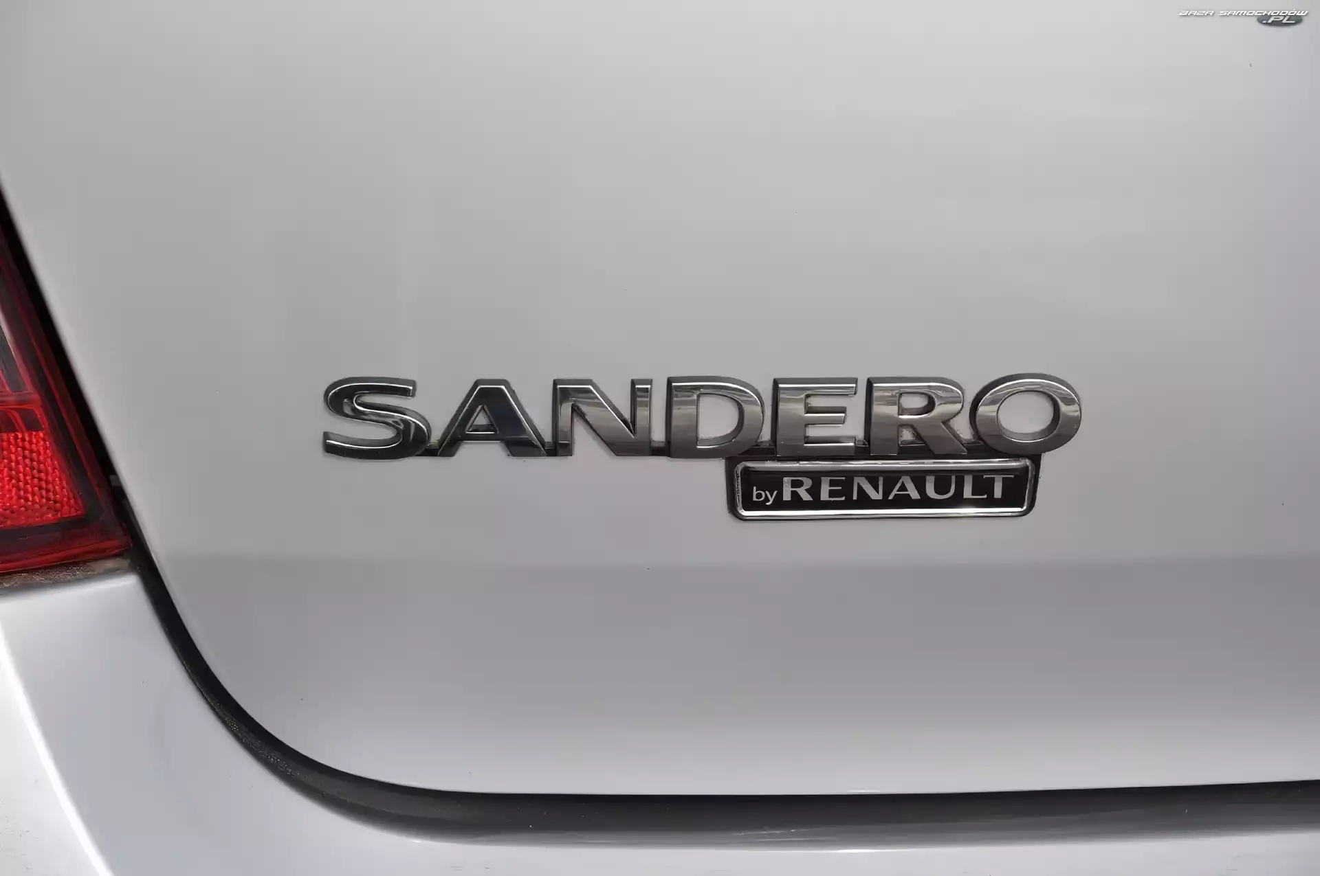 Emblemat, Sandero, Renault, By
