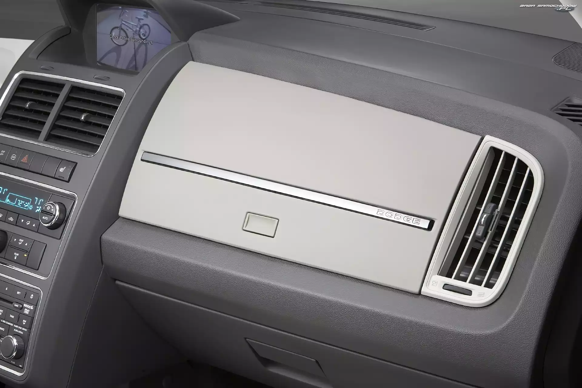 Schowek, Dodge Journey, Chłodzony
