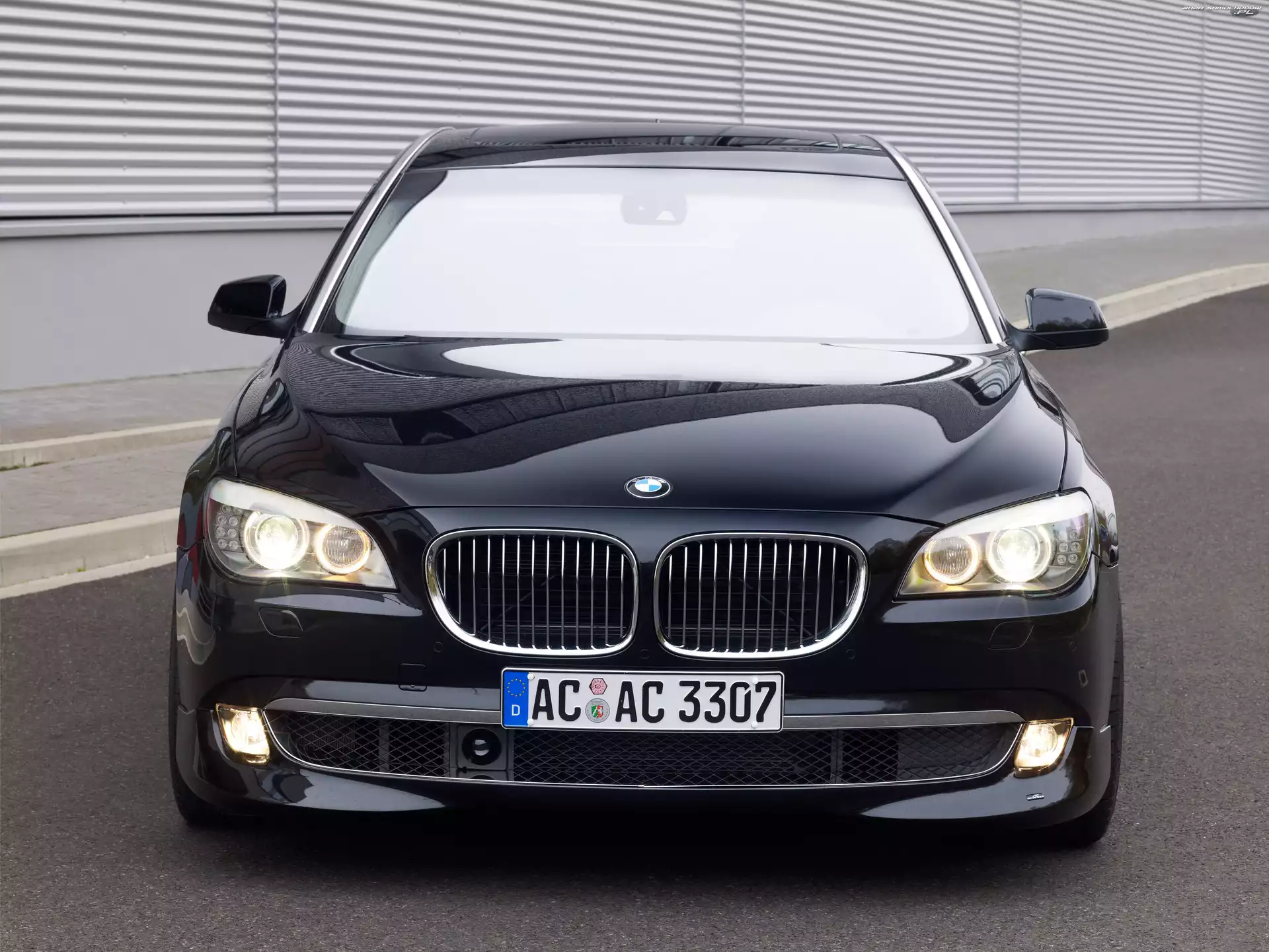 Seria 7, Halogeny, BMW F01, Przód