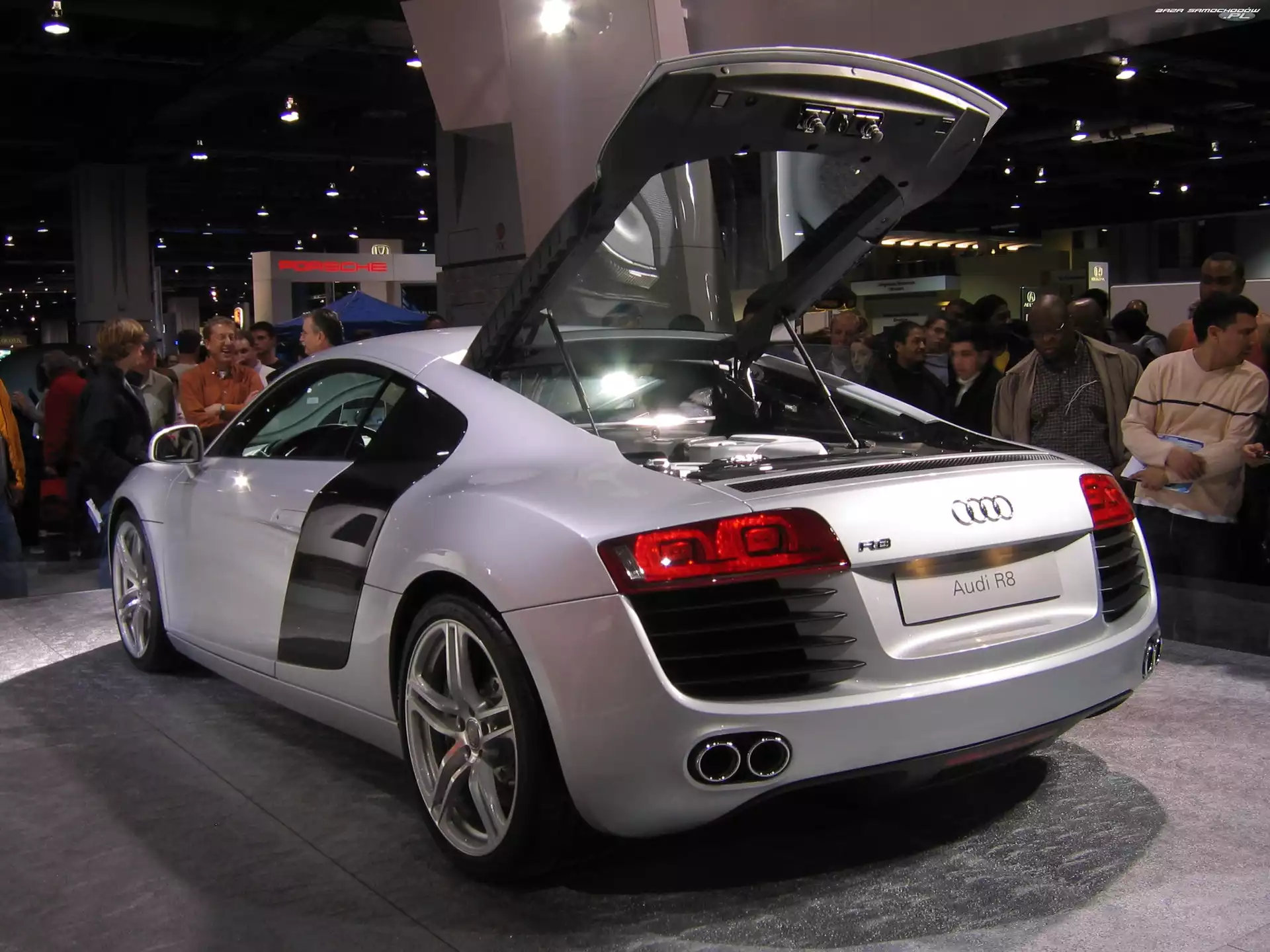 Silnika, Audi R8, Klapa