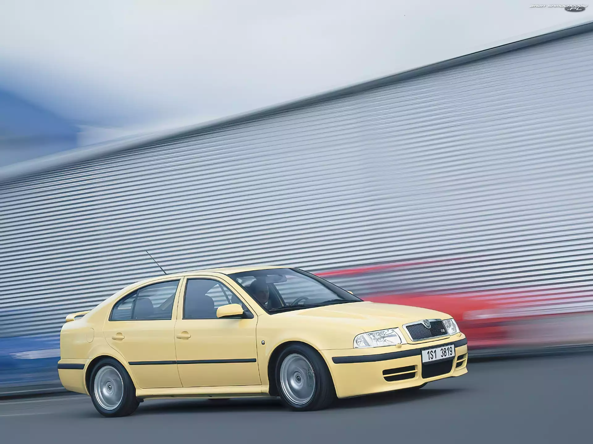 Żółta, Skoda Octavia