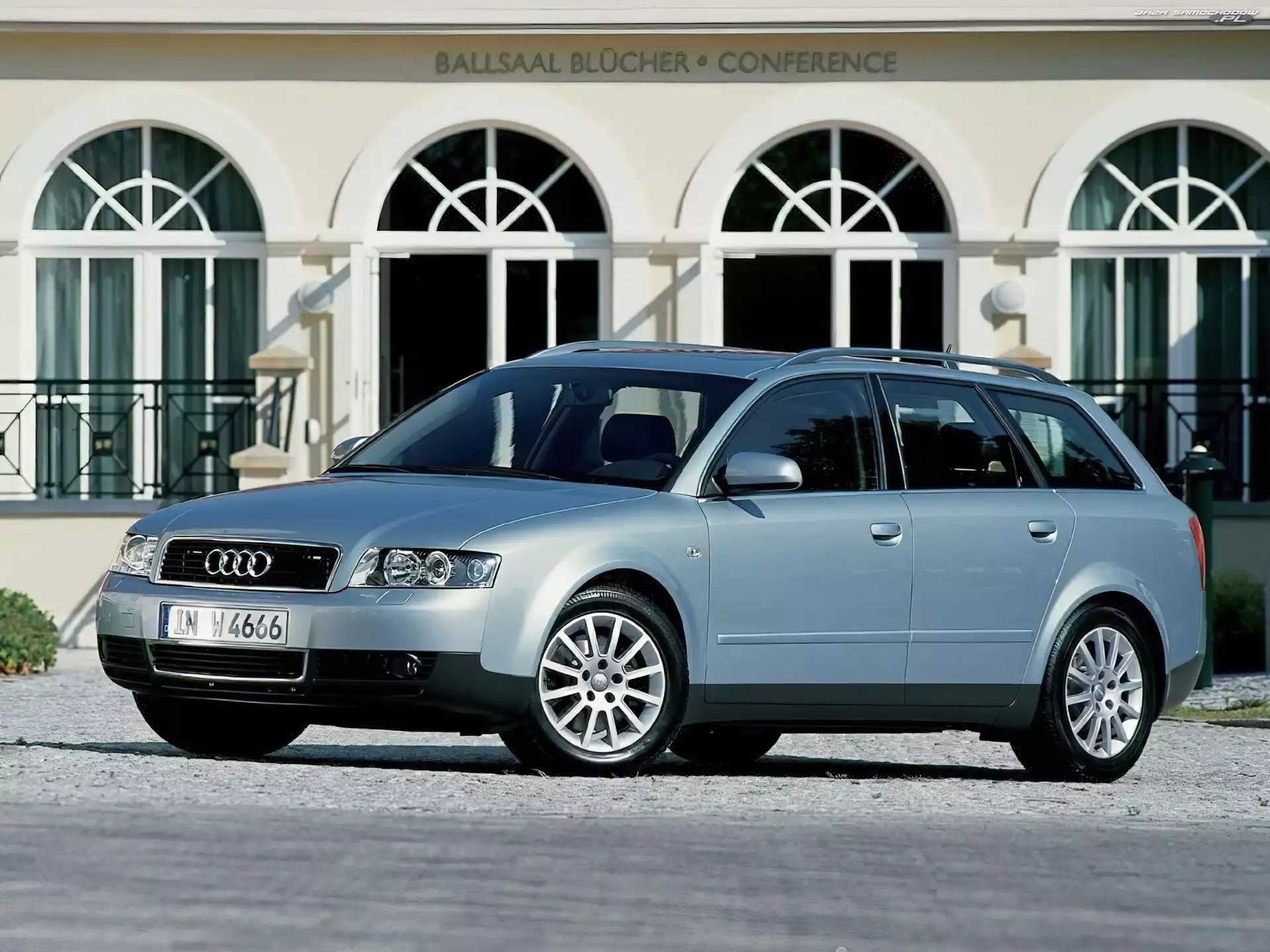 Srebrne, Audi A4, Avant