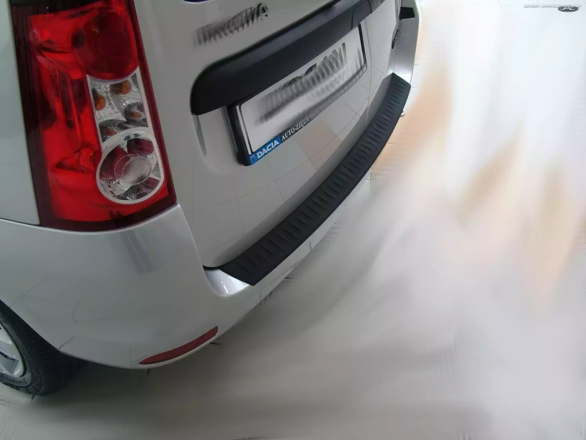 Tył, Dacia Logan, Lampa