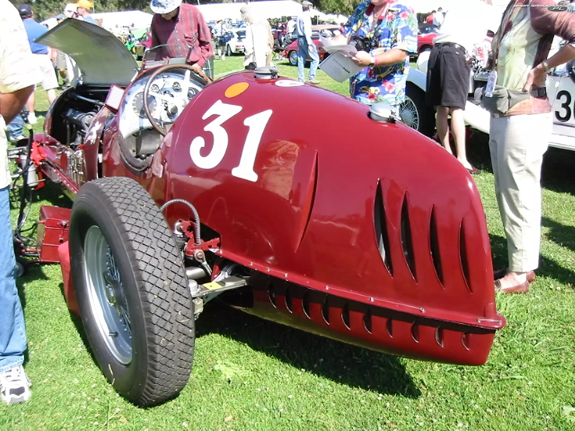 tył samochodu , koło, Alfa Romeo, kierownica