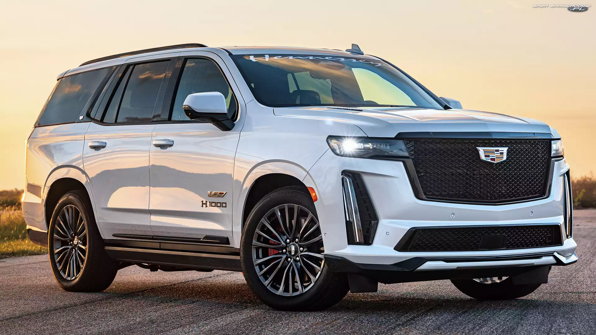 H1000, Cadillac Escalade, V