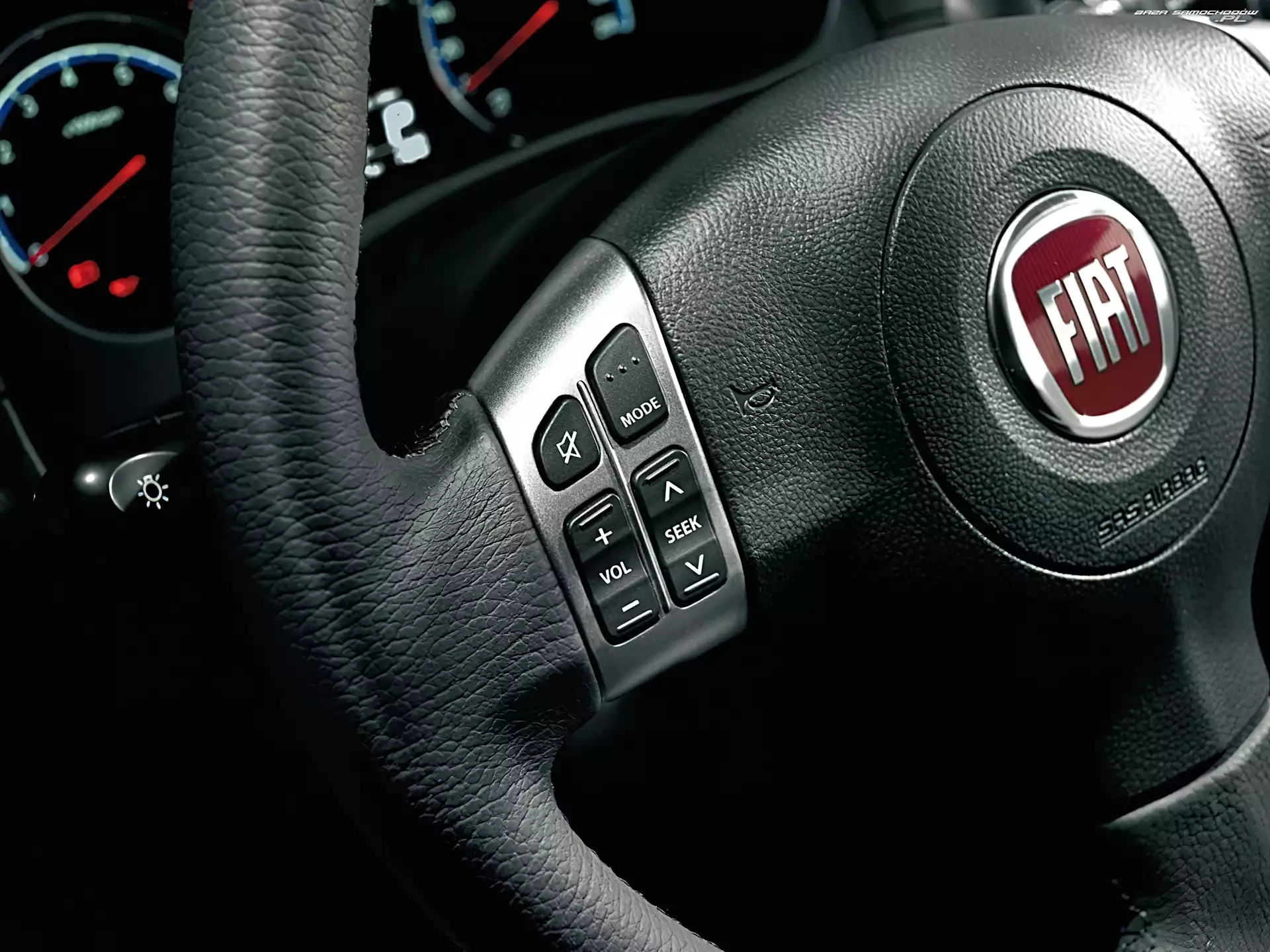 Wielofunkcyjna, Fiat Sedici, Kierownica
