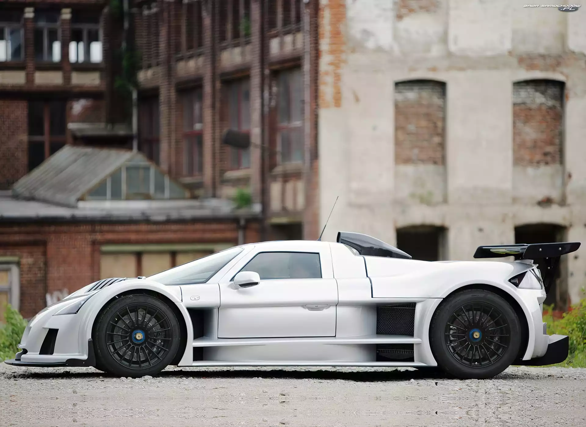 Gumpert Apollo, Wloty, Boczne, Powietrza