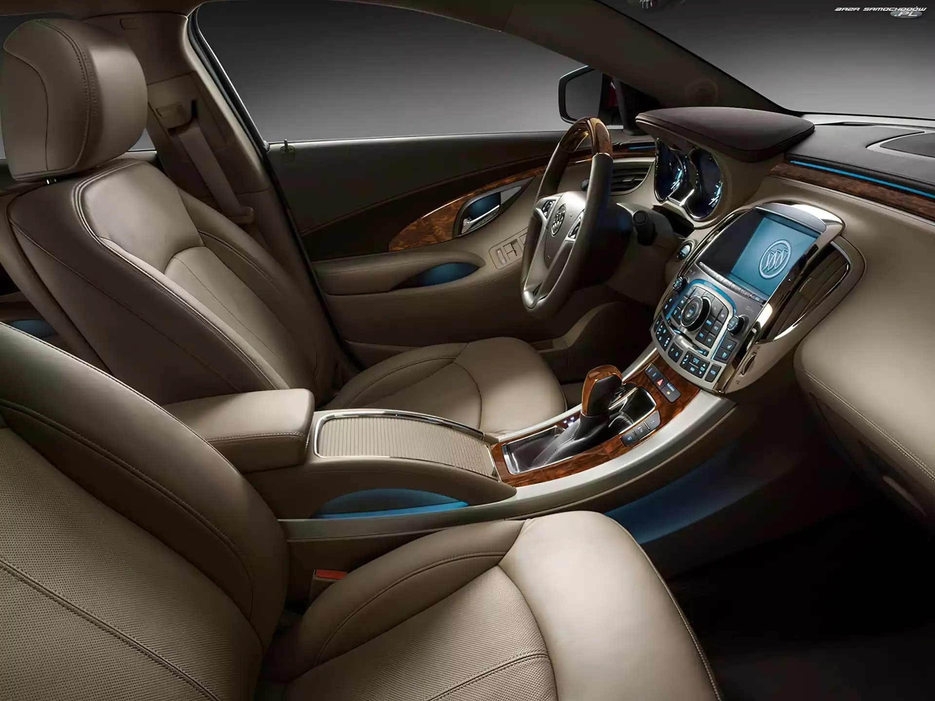 Wnętrze, Buick LaCrosse, Ekskluzywne