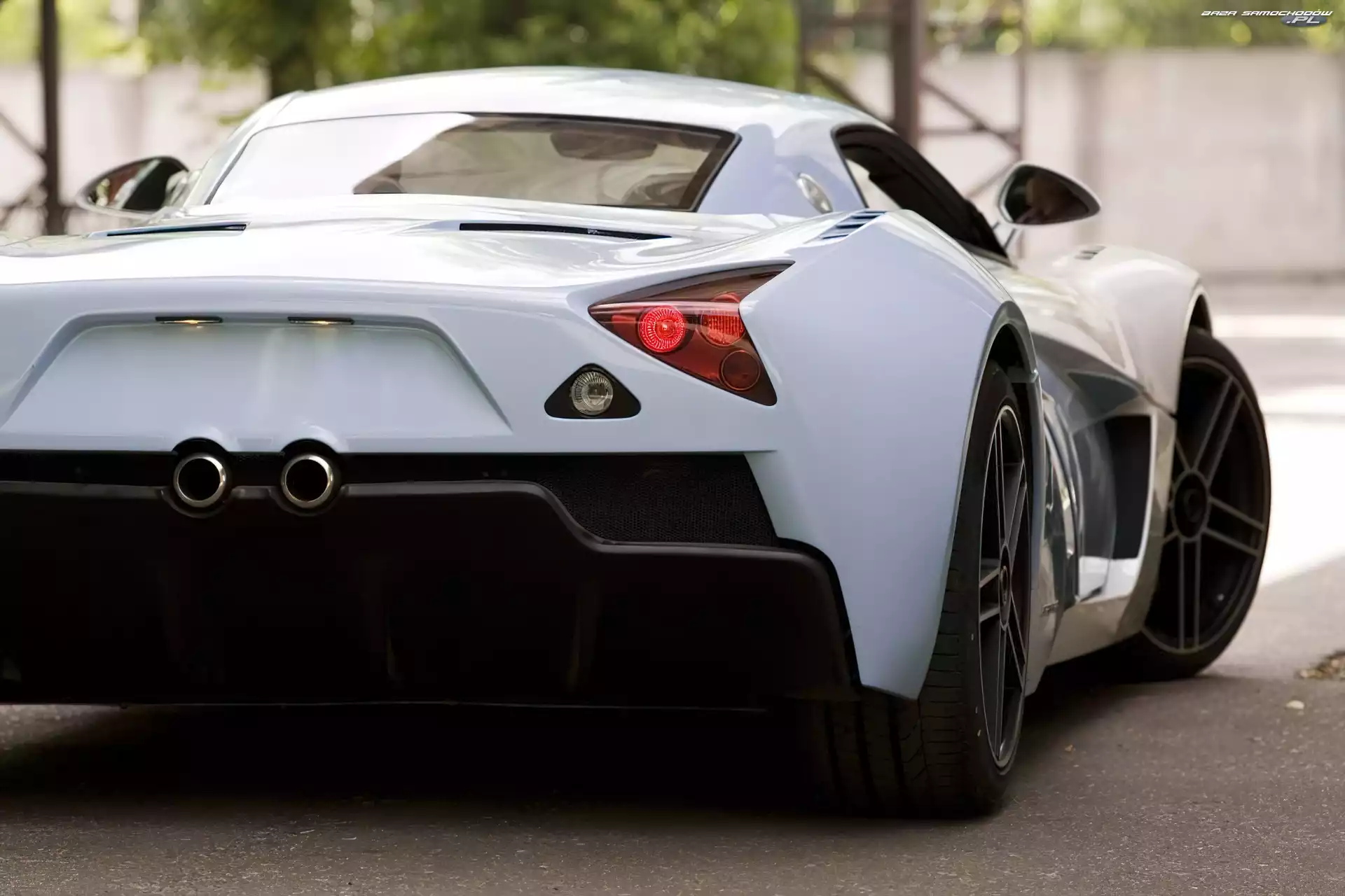 Wydechowy, Marussia B1, Układ