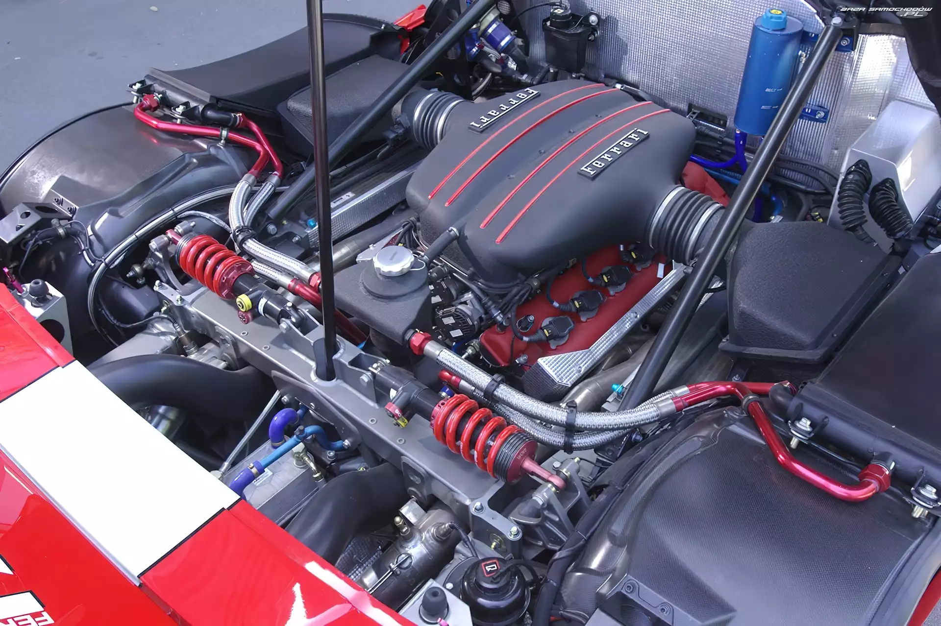 Zawieszenie, Ferrari FXX, Silnik