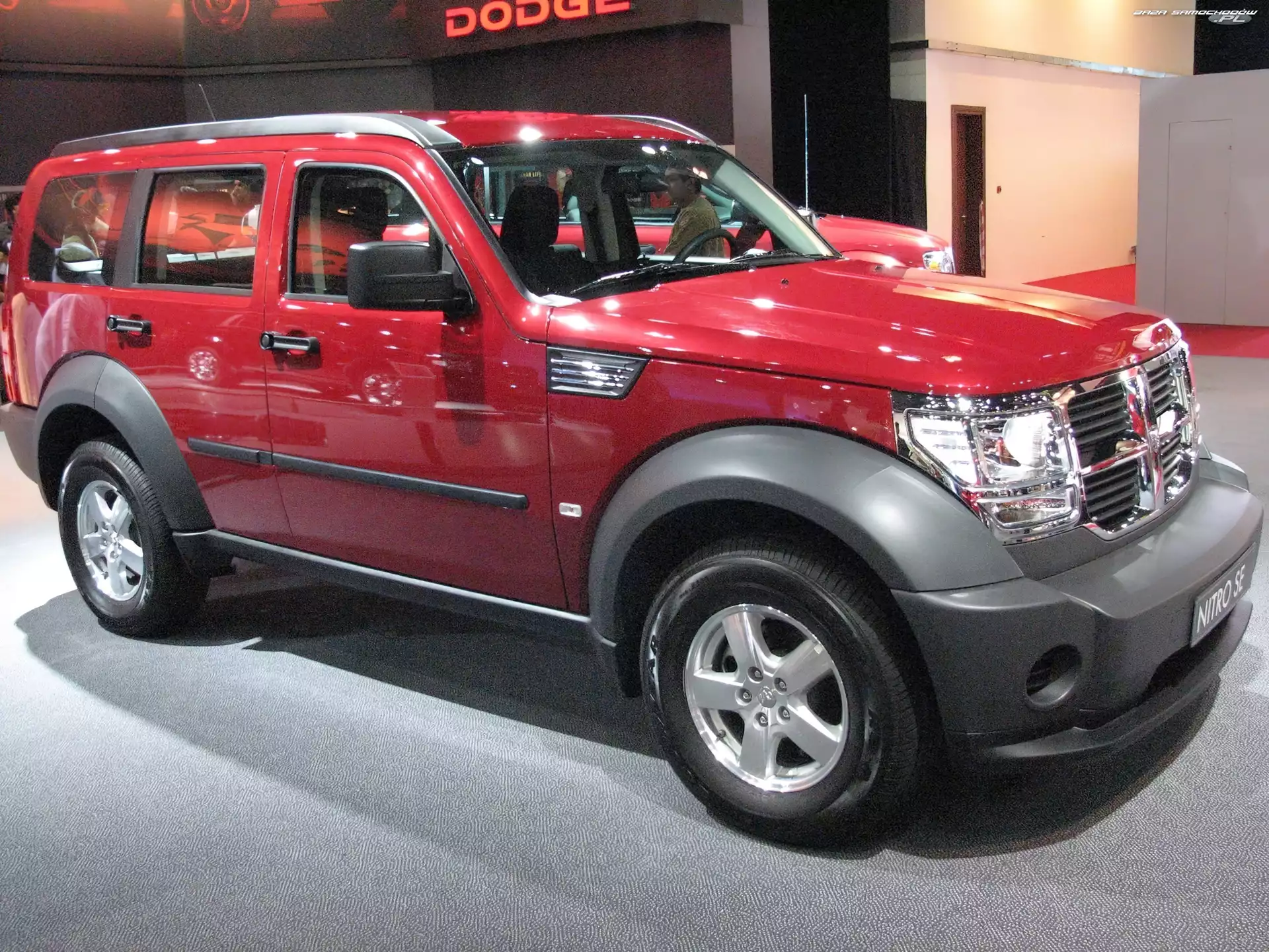 Zderzaki, Dodge Nitro, Szare
